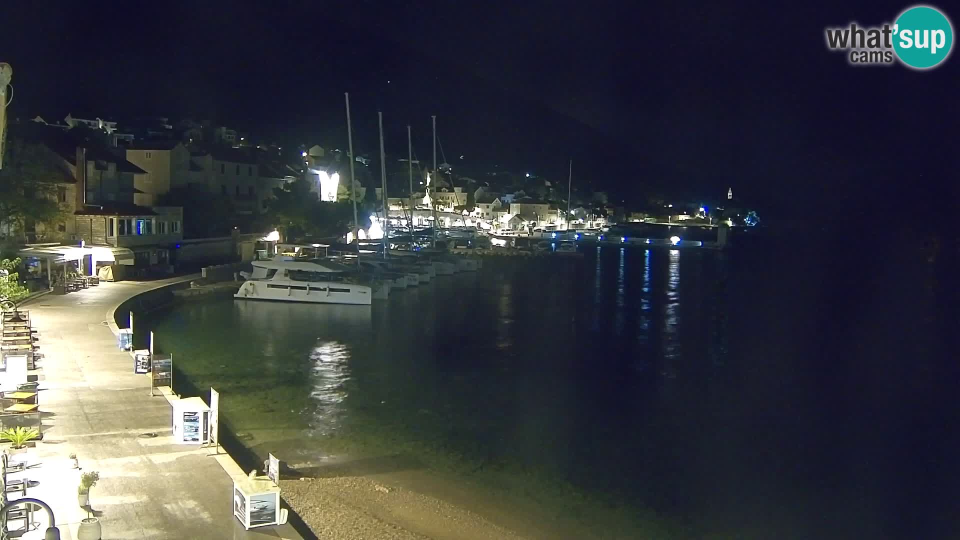Webcam Bol Centro e Marina – Vista live dal porto di Bol