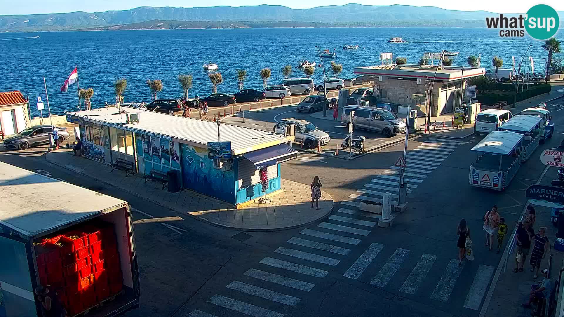 Webcam Bol Centro e Marina – Vista live dal porto di Bol