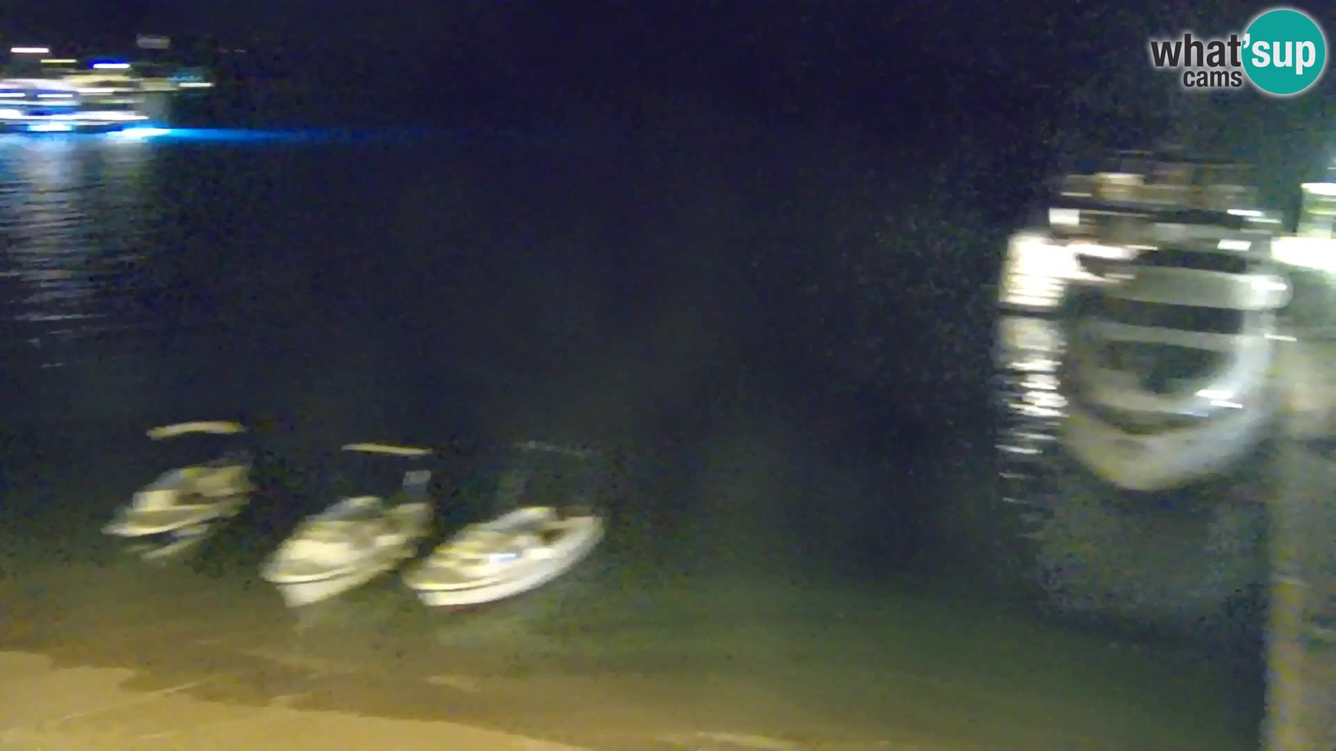 Webcam Bol Hafen & Ortszentrum – Liveblick aus Bol auf der Insel Brač