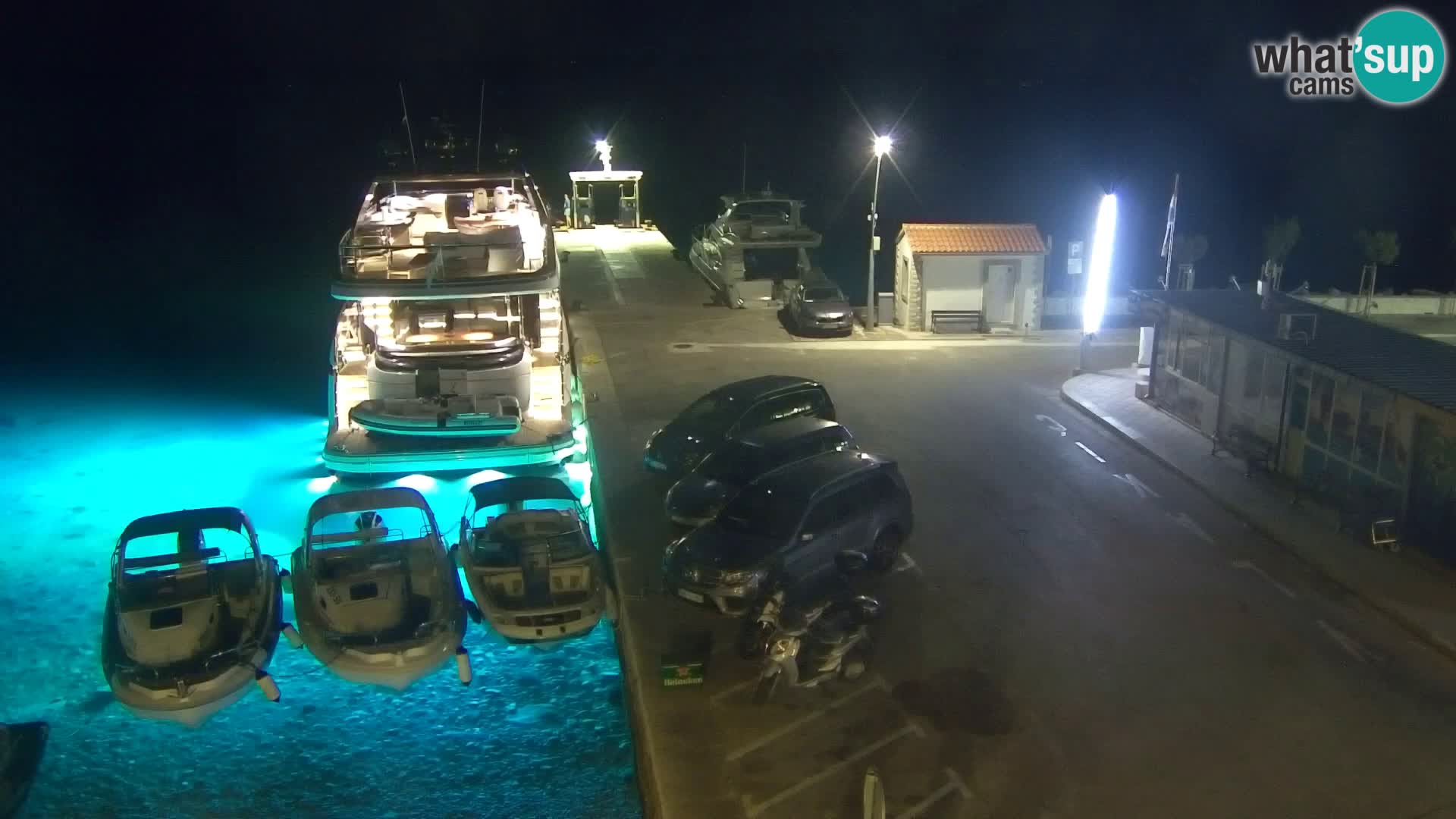 Webcam Bol Centro e Marina – Vista live dal porto di Bol