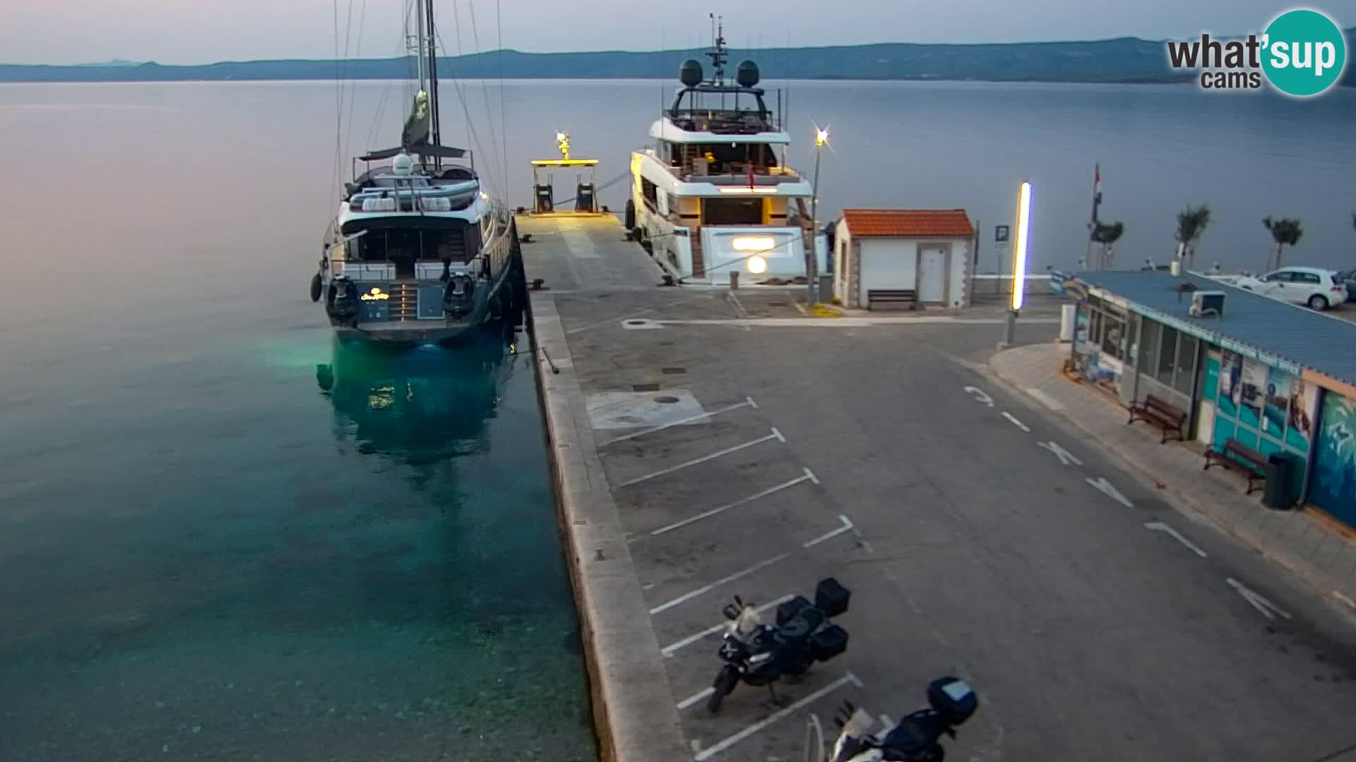 Webcam Bol Centre-Ville & Marina – Vue en direct depuis Bol, île de Brač