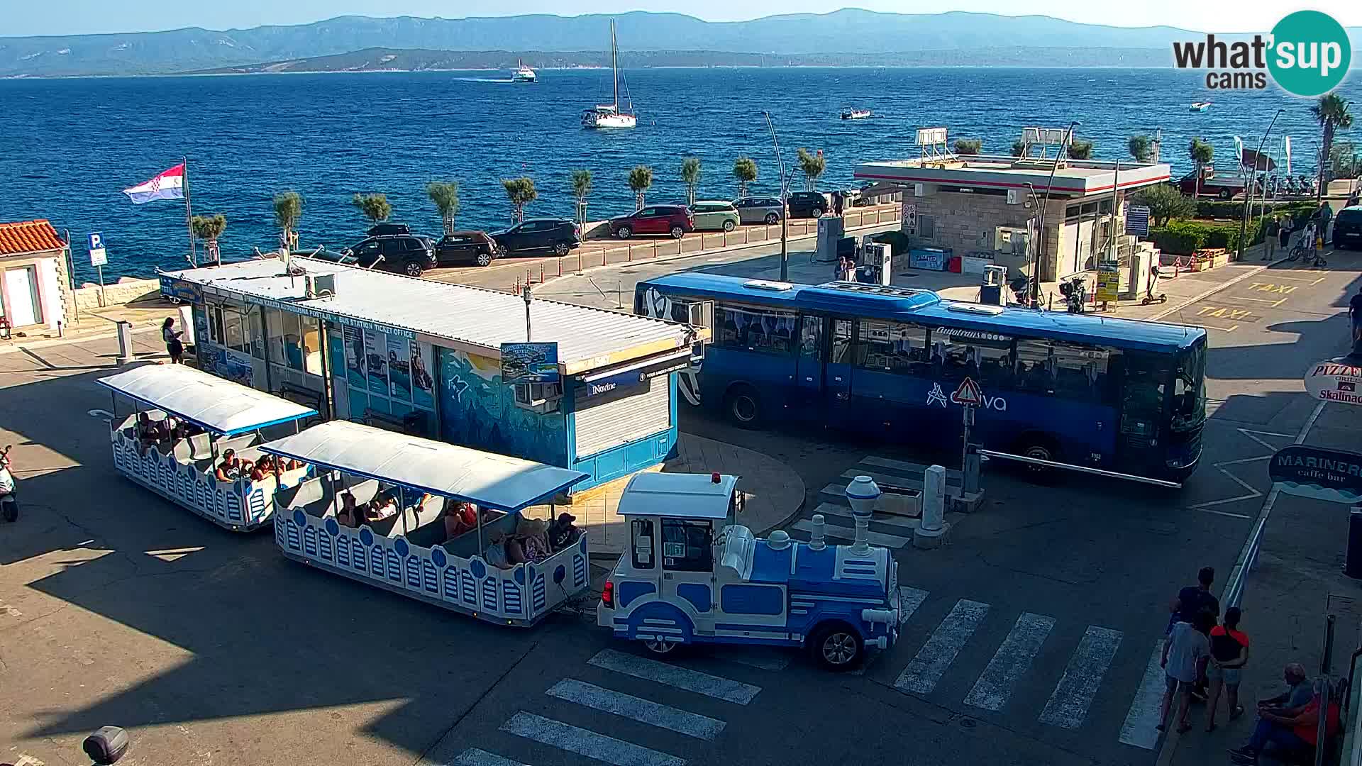 Webcam Bol Centro e Marina – Vista live dal porto di Bol