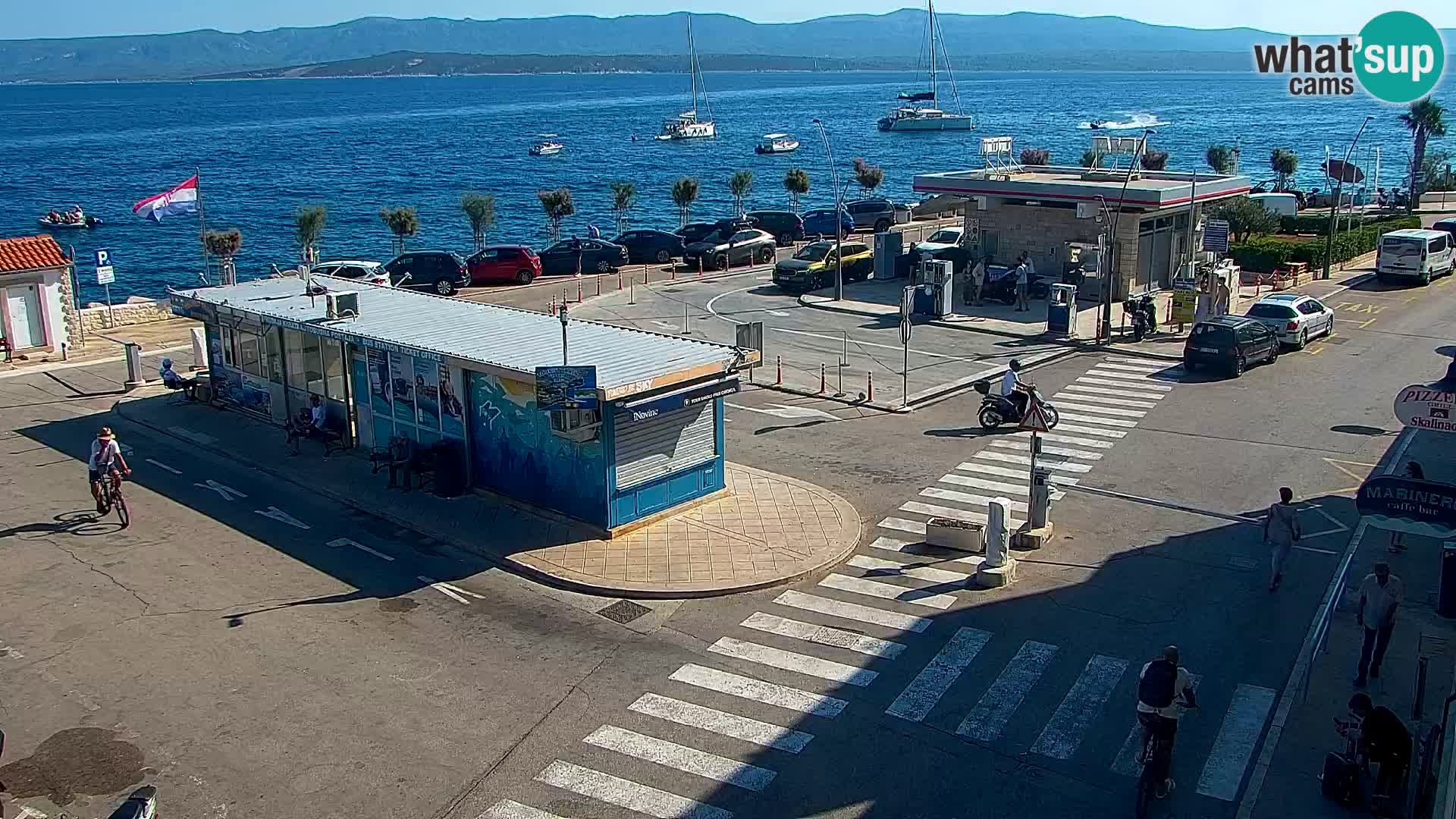 Webcam Bol Centro e Marina – Vista live dal porto di Bol