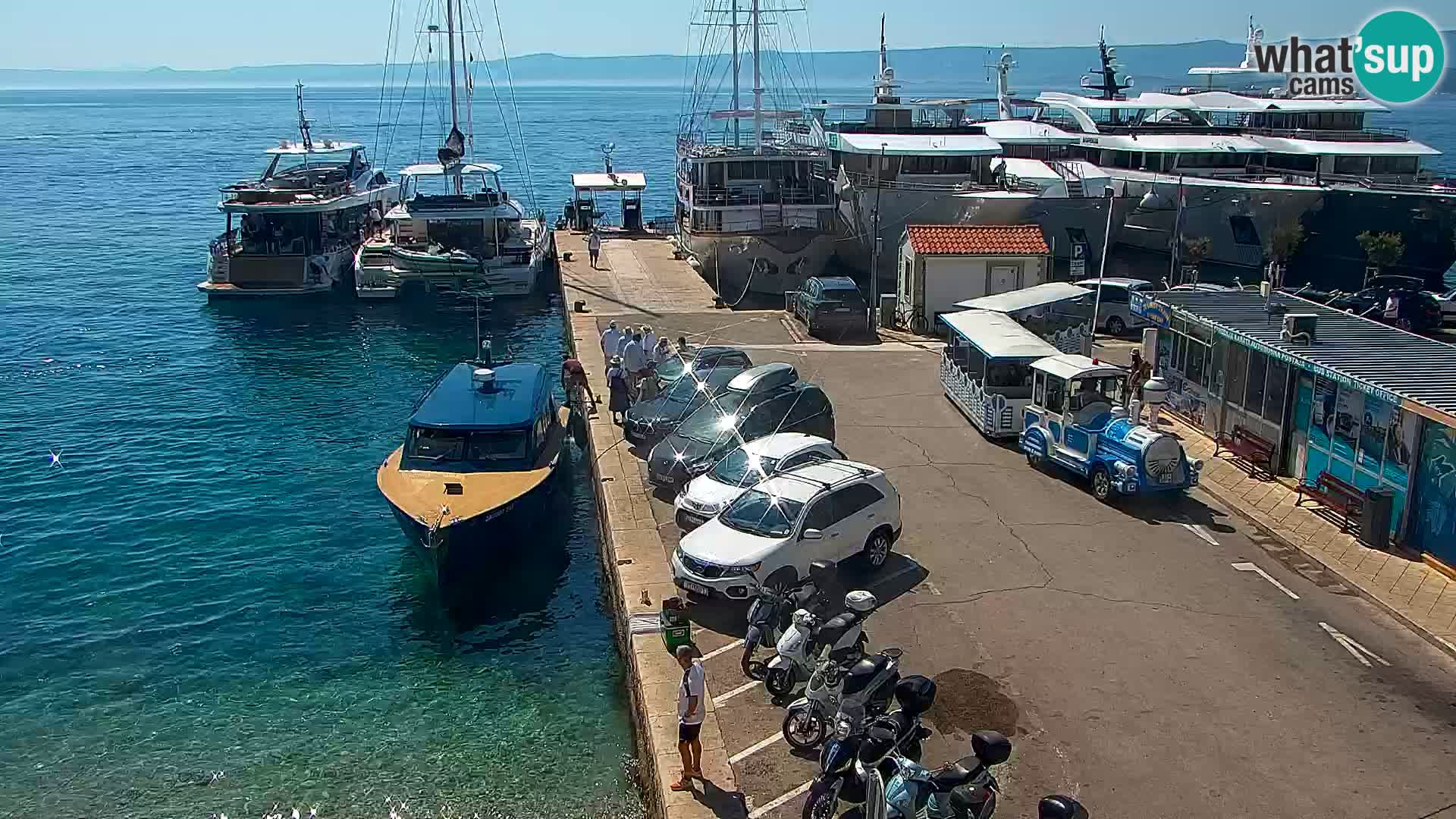Webcam Bol Centro e Marina – Vista live dal porto di Bol