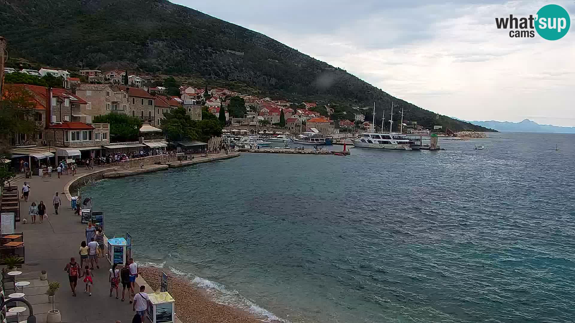 Webcam Bol Centro e Marina – Vista live dal porto di Bol