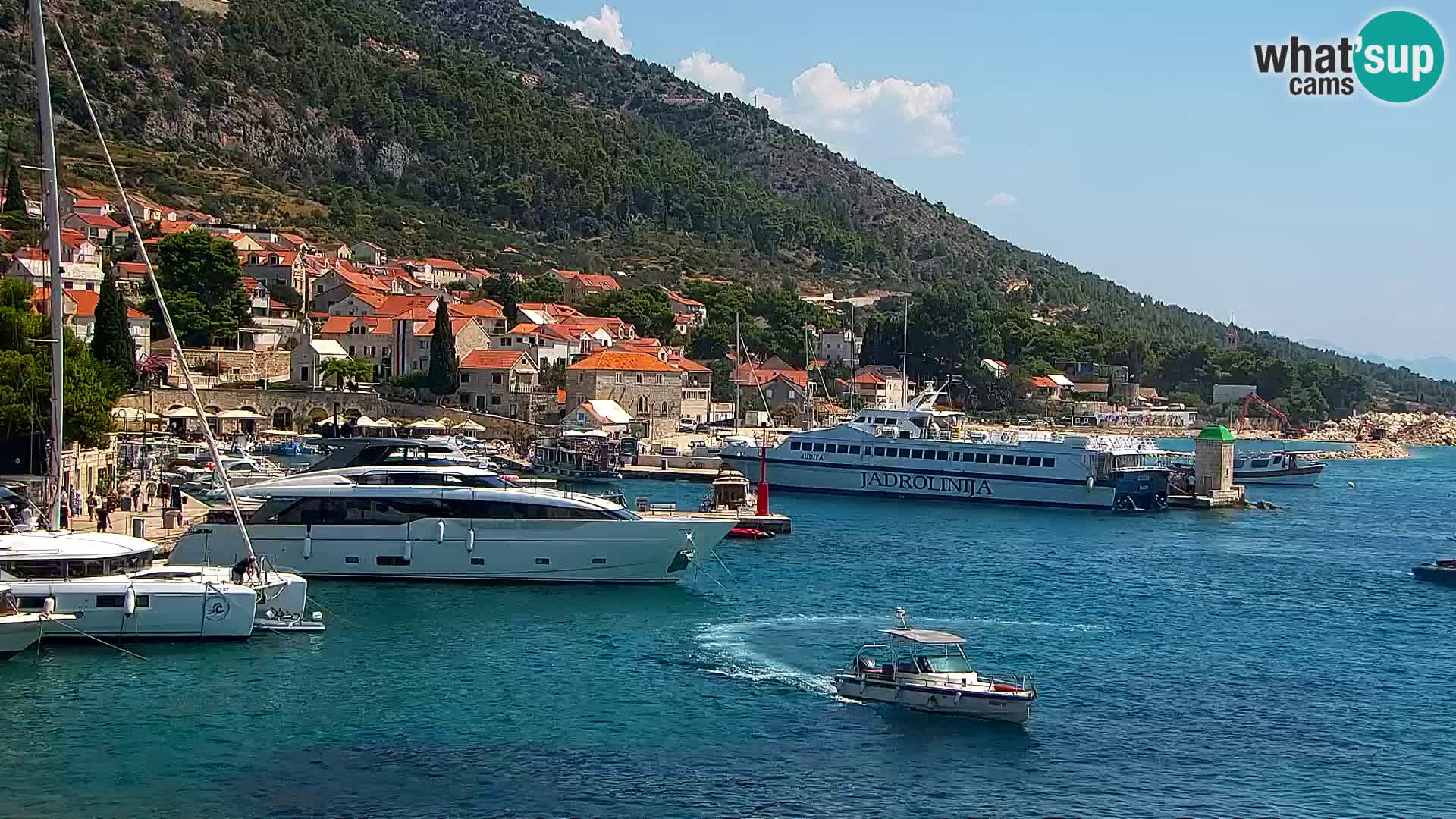 Webcam Bol Hafen & Ortszentrum – Liveblick aus Bol auf der Insel Brač