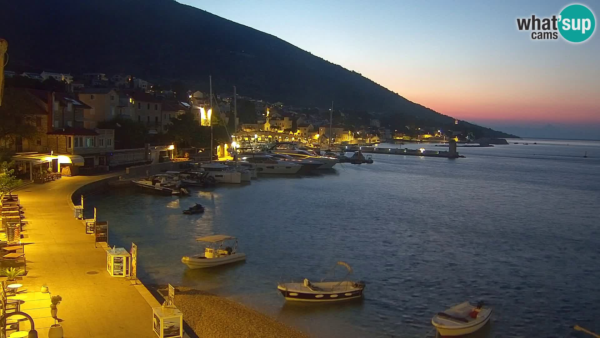 Webcam Bol Centro e Marina – Vista live dal porto di Bol