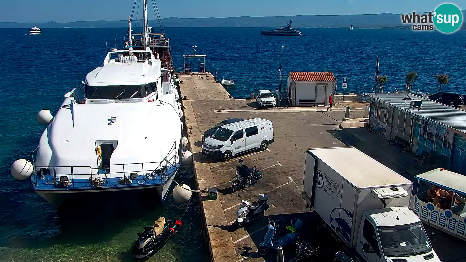 Webcam Bol Town Center & Marina – Live View from Bol, Brač