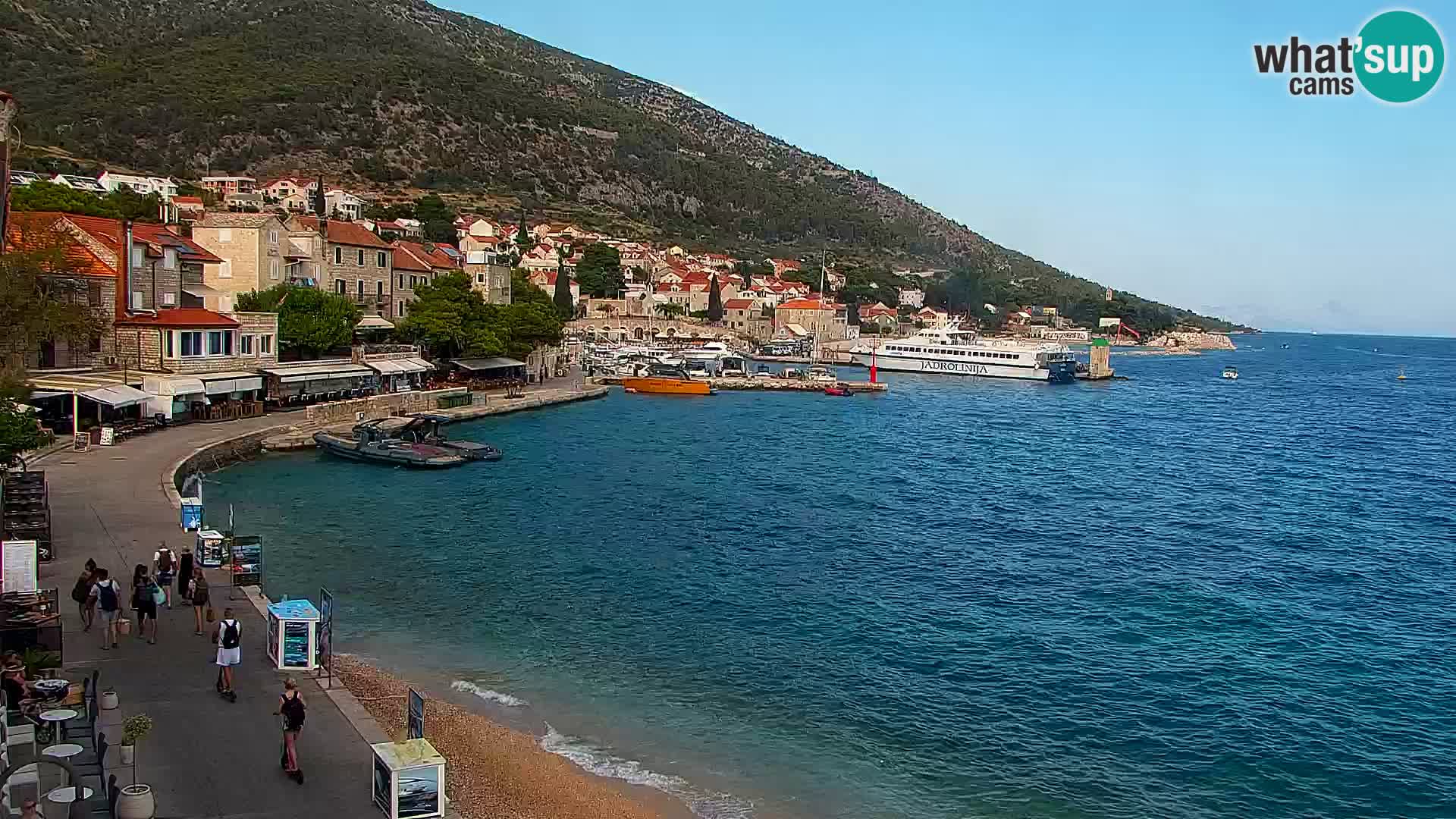 Web kamera Bol – Centar mjesta i marina | Pogled uživo