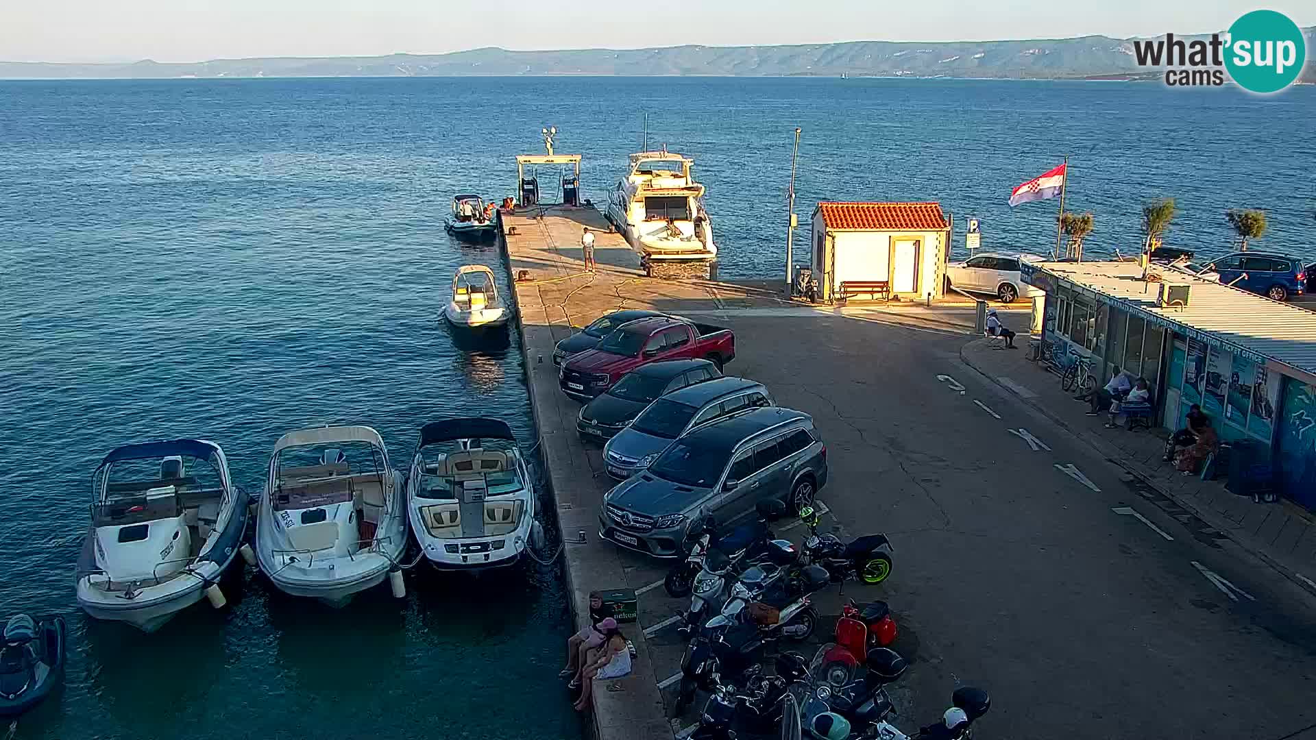 Webcam Bol Town Center & Marina – Live View from Bol, Brač