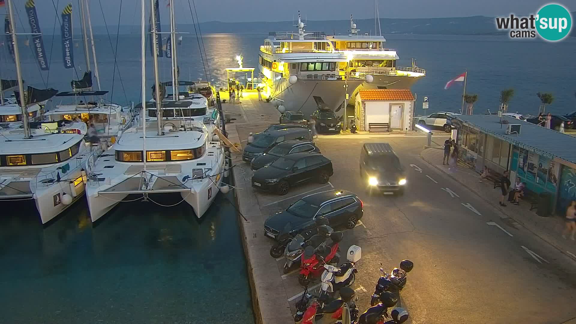 Webcam Bol Town Center & Marina – Live View from Bol, Brač