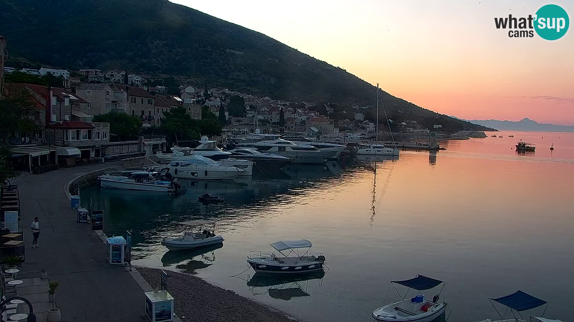 Webcam Bol Town Center & Marina – Live View from Bol, Brač