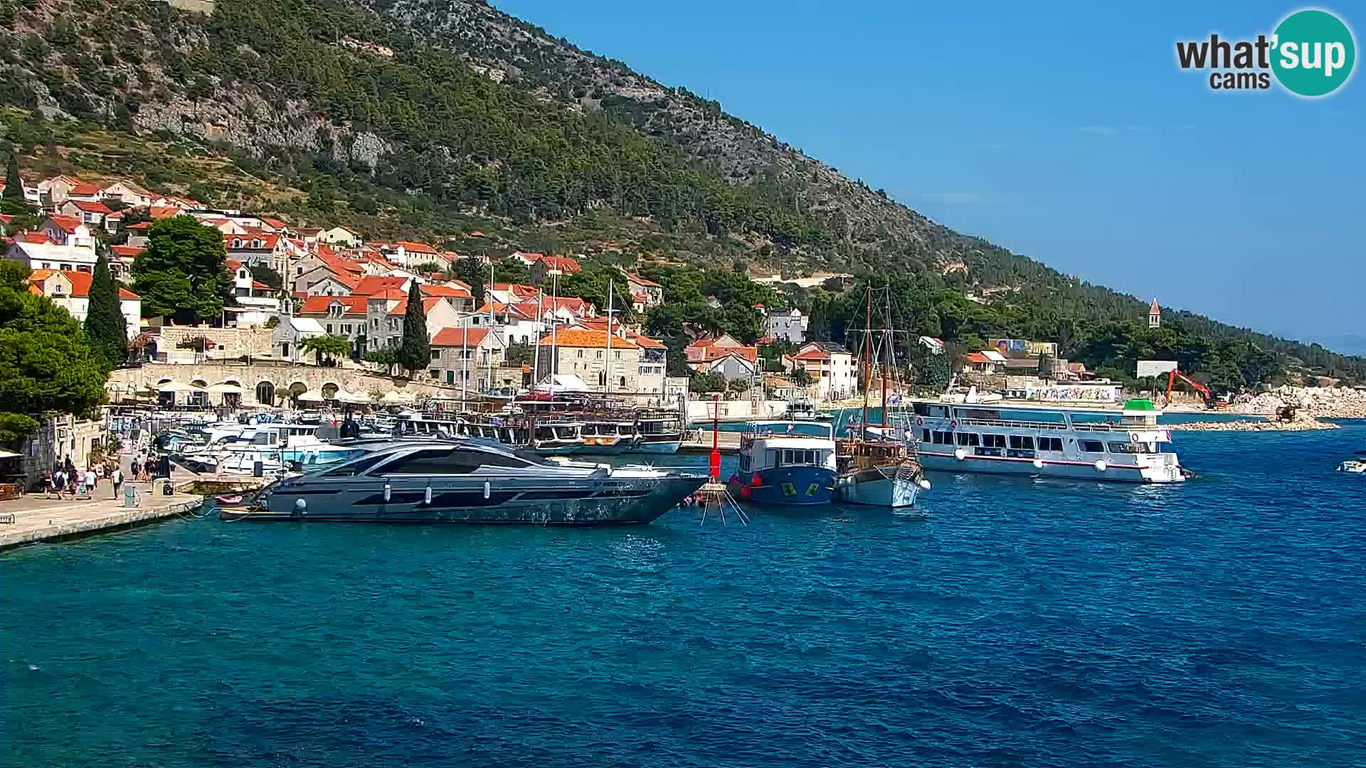 Webcam Bol Hafen & Ortszentrum – Liveblick aus Bol auf der Insel Brač