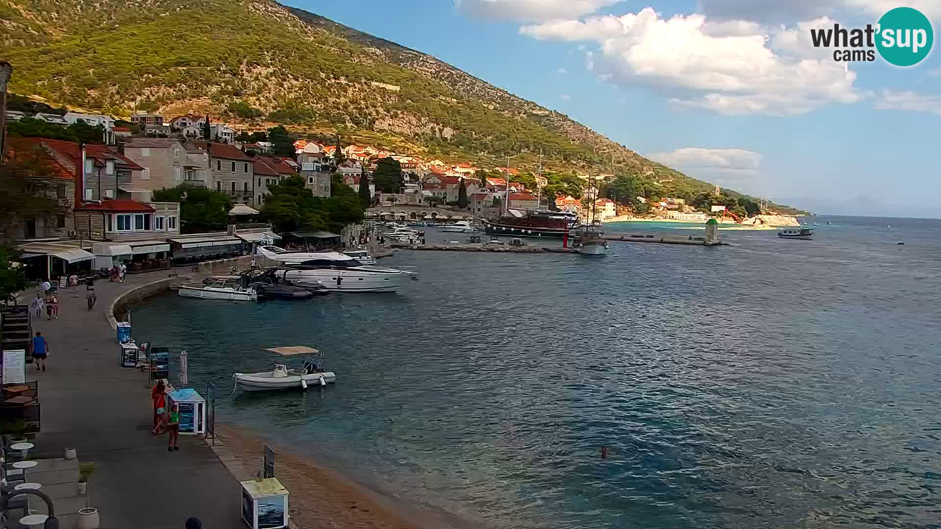 Webcam Bol Centro e Marina – Vista live dal porto di Bol