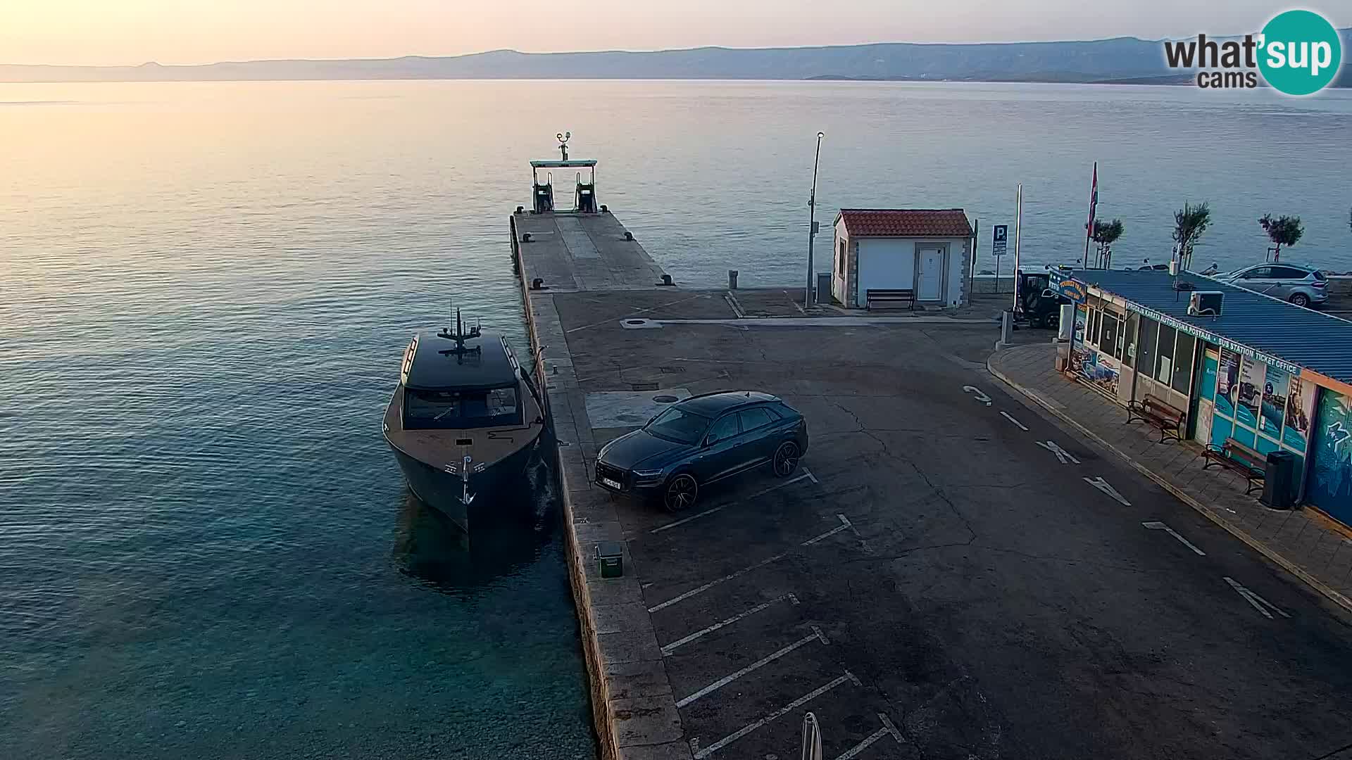 Webcam Bol Town Center & Marina – Live View from Bol, Brač