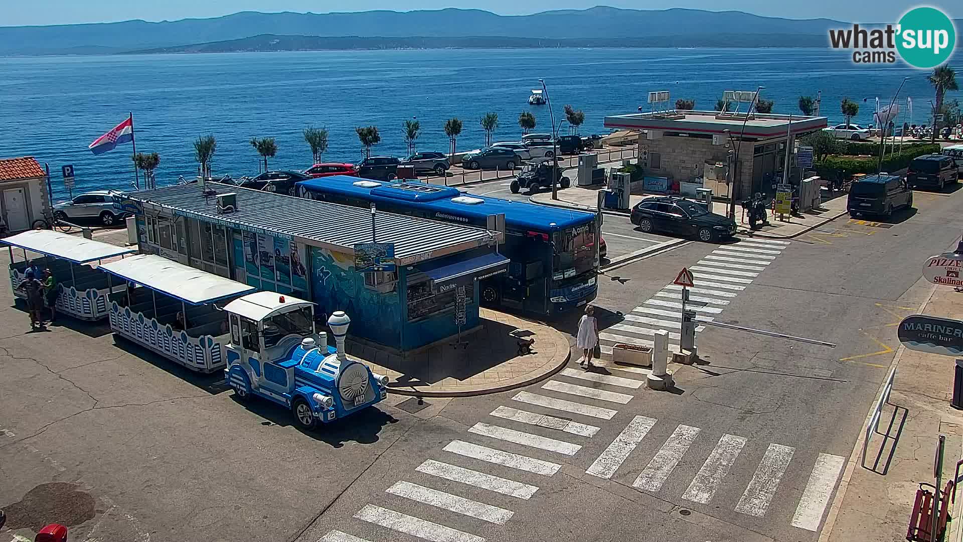 Web kamera Bol – Centar mjesta i marina | Pogled uživo