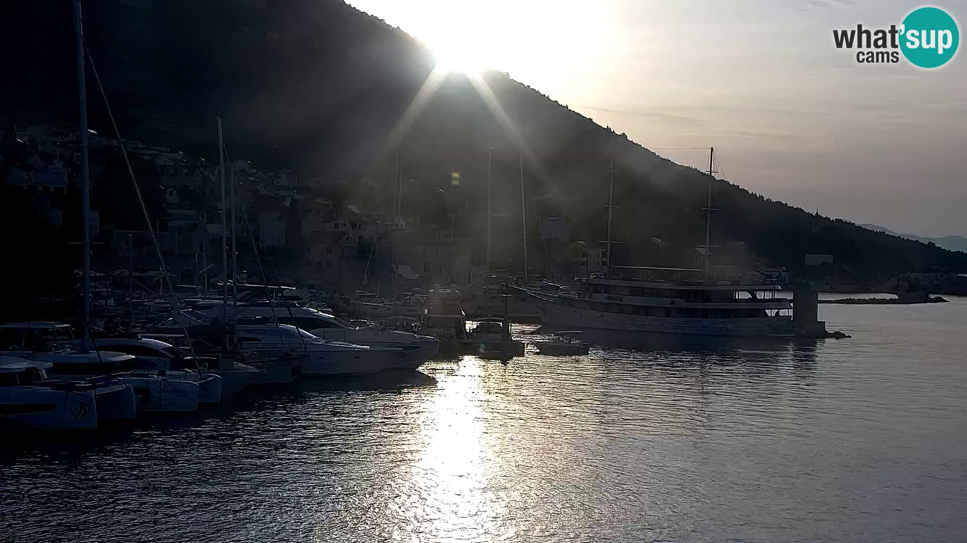 Webcam Bol Centre-Ville & Marina – Vue en direct depuis Bol, île de Brač