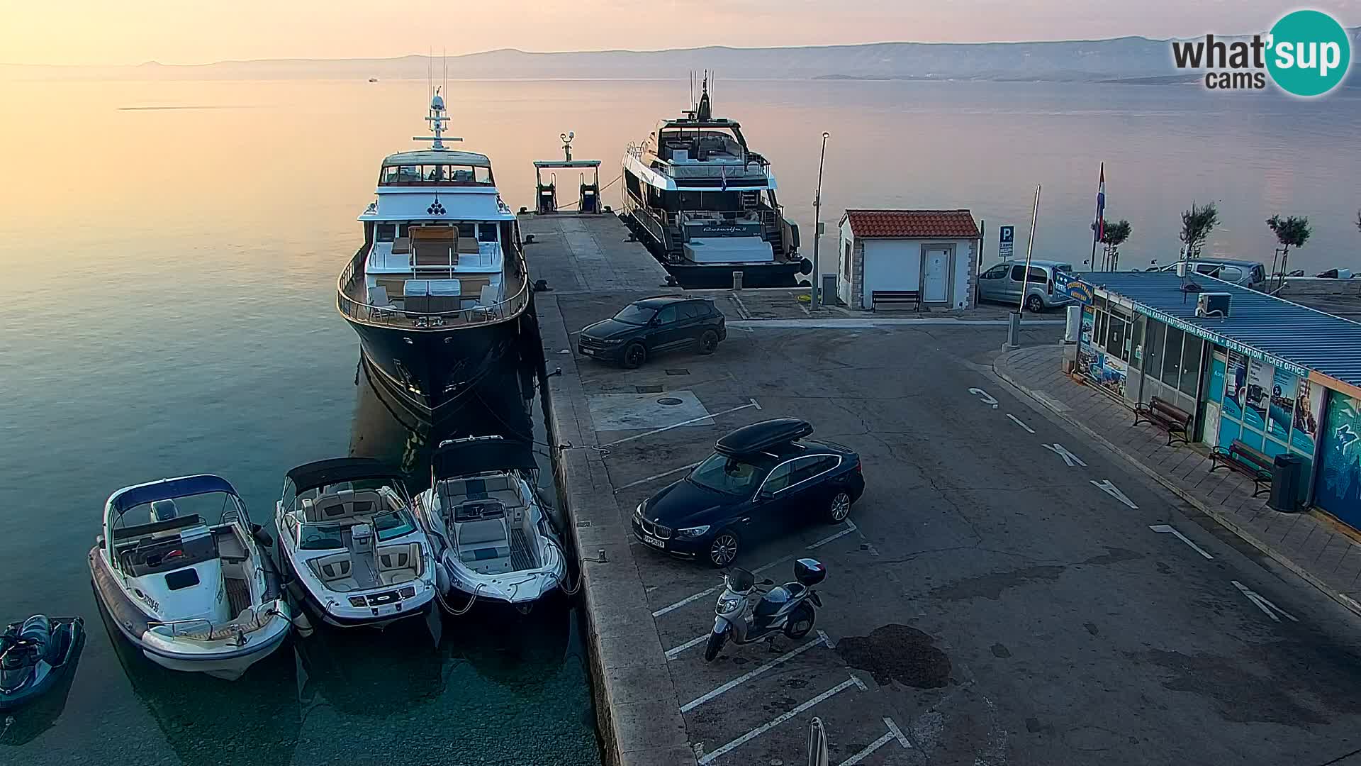 Webcam Bol Town Center & Marina – Live View from Bol, Brač