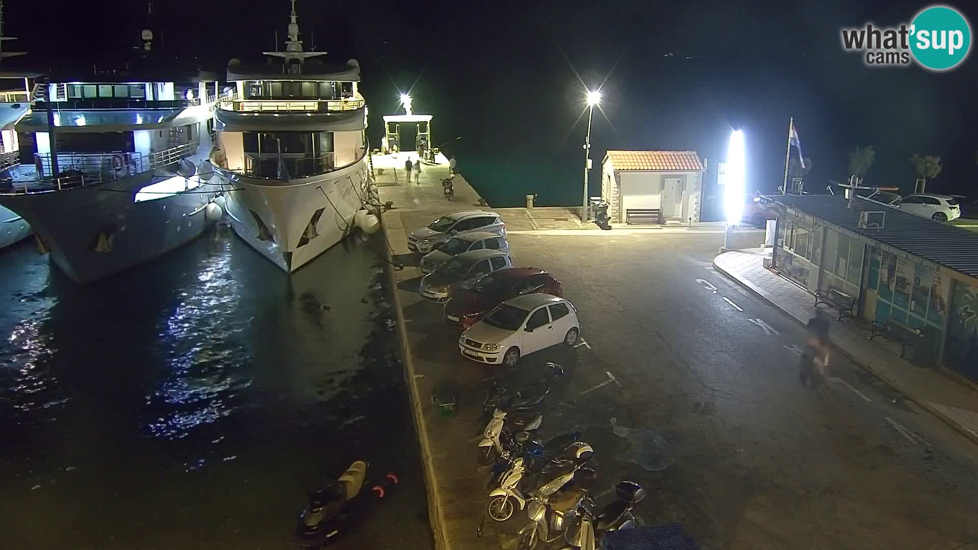 Webcam Bol Centro e Marina – Vista live dal porto di Bol