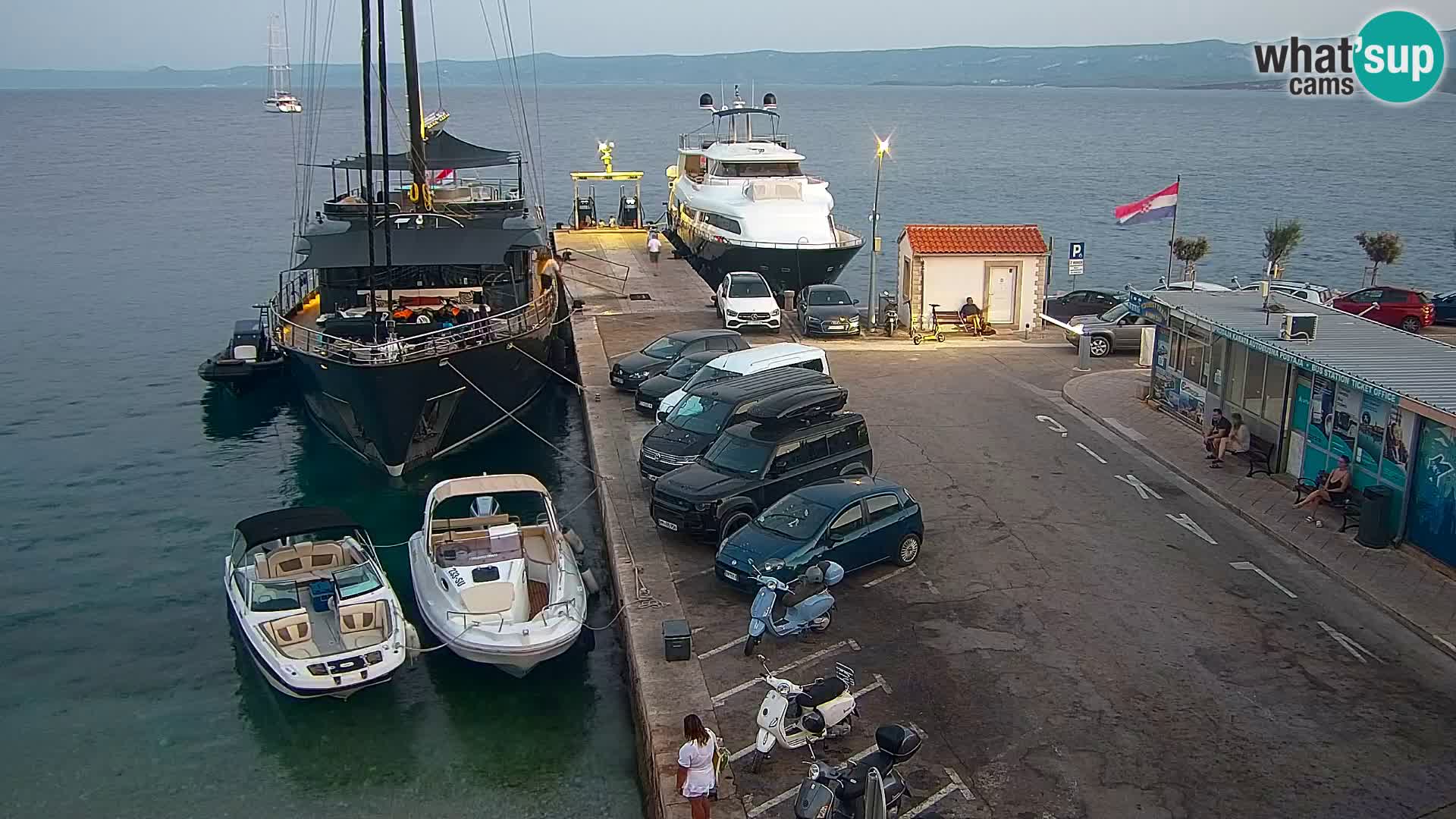Webcam Bol Hafen & Ortszentrum – Liveblick aus Bol auf der Insel Brač