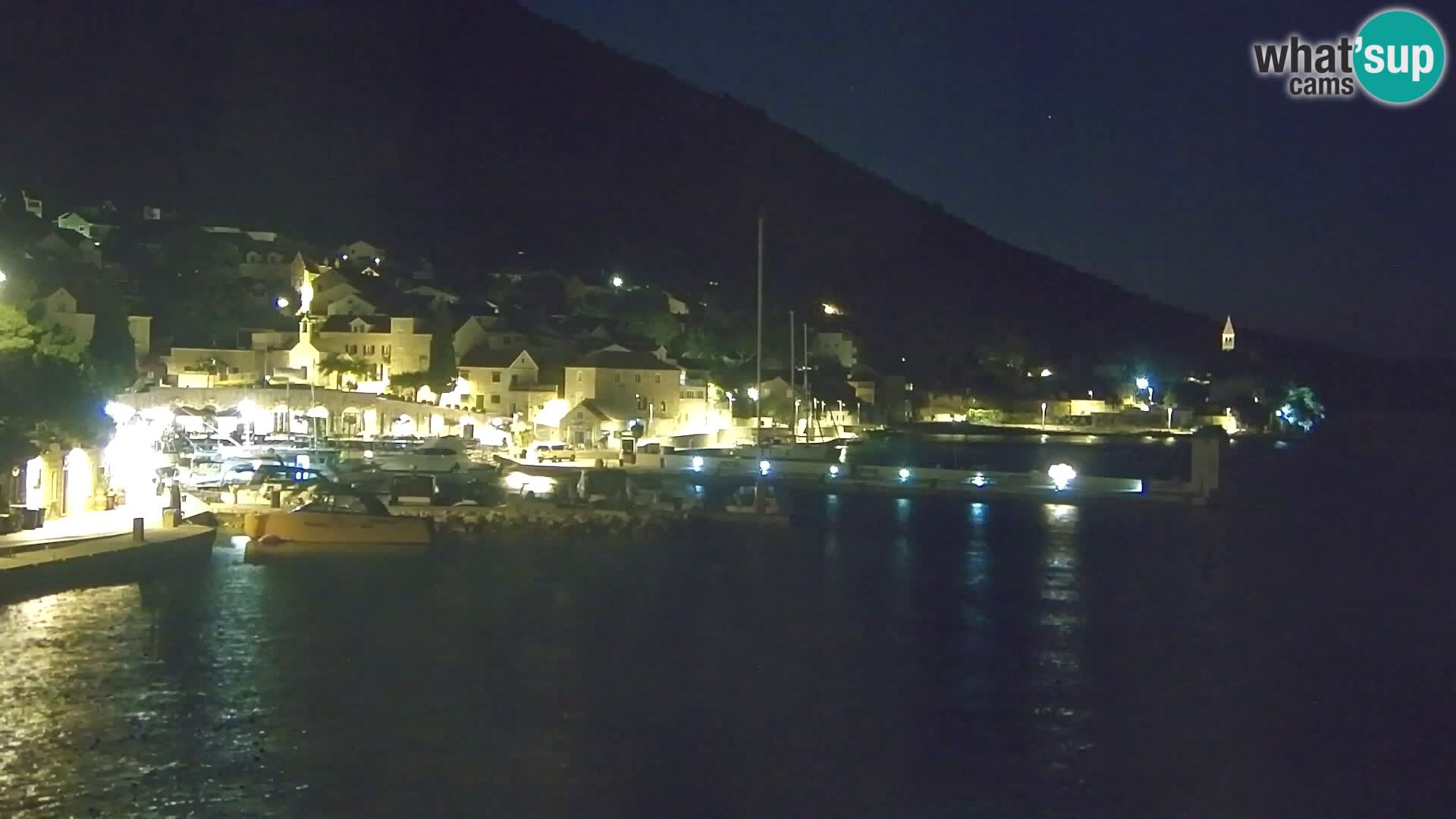 Webcam Bol Centro e Marina – Vista live dal porto di Bol
