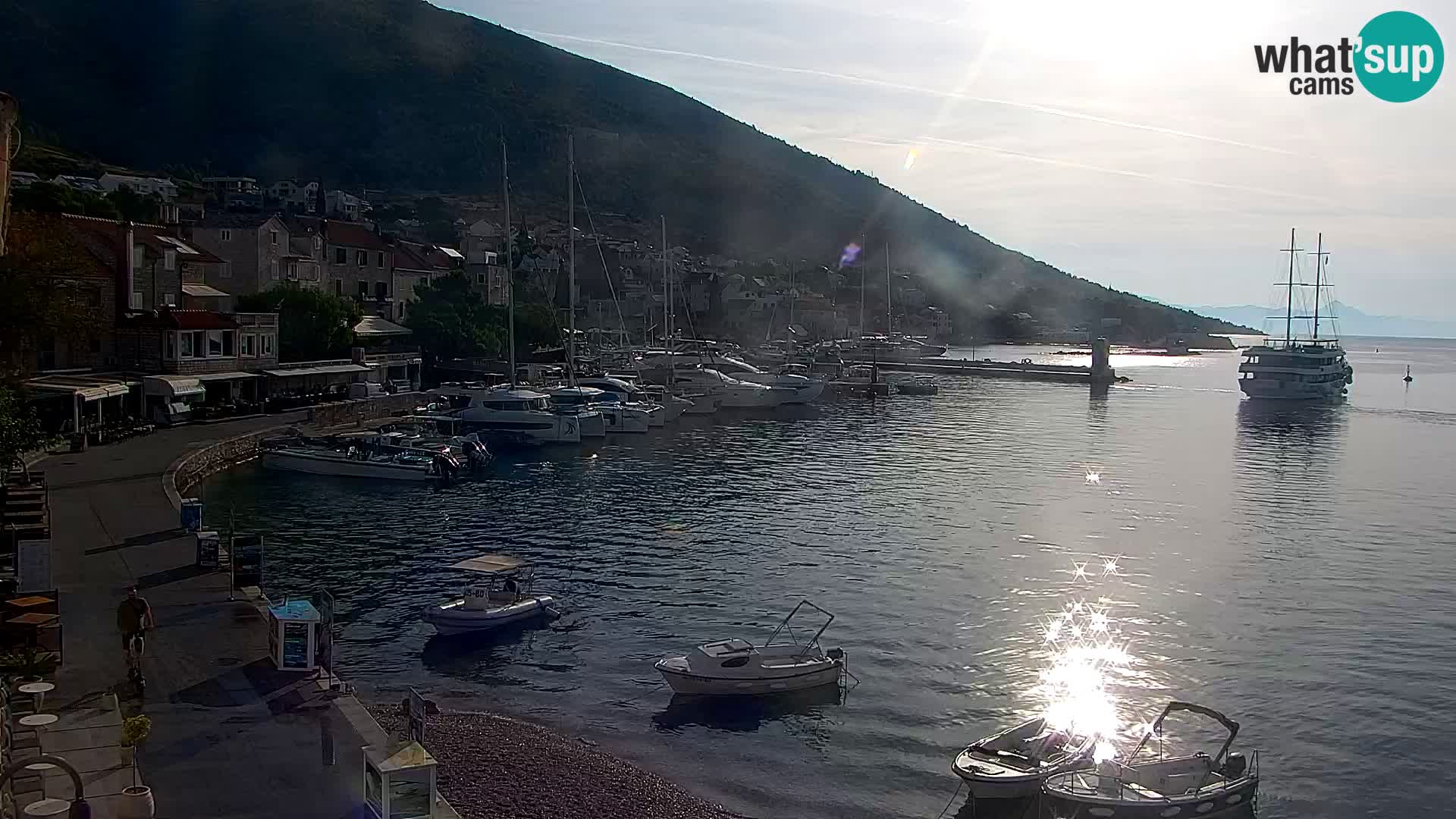 Webcam Bol Centro e Marina – Vista live dal porto di Bol