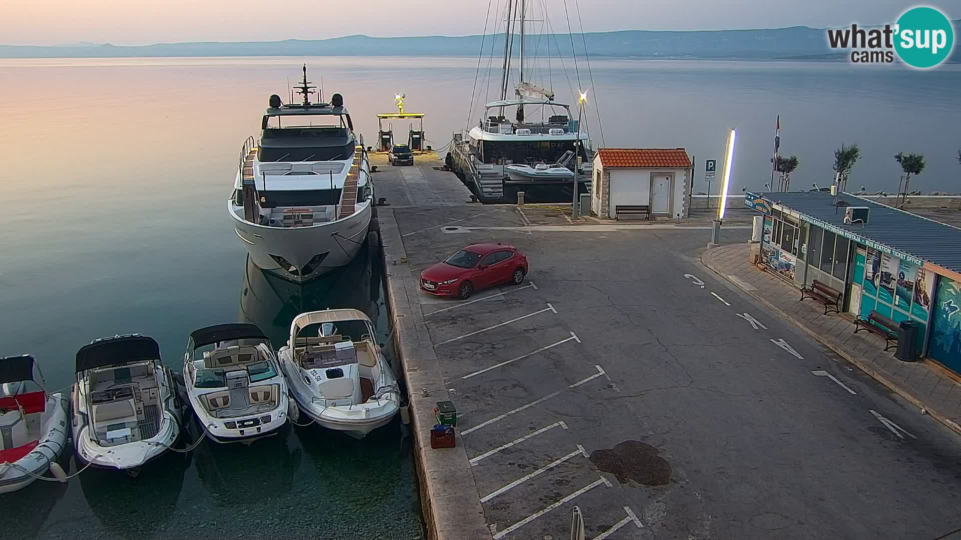 Webcam Bol Hafen & Ortszentrum – Liveblick aus Bol auf der Insel Brač