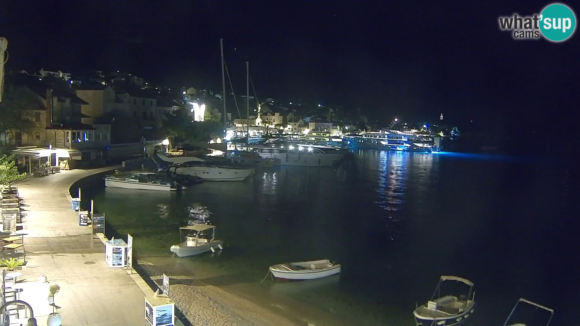 Webcam Bol Centro e Marina – Vista live dal porto di Bol