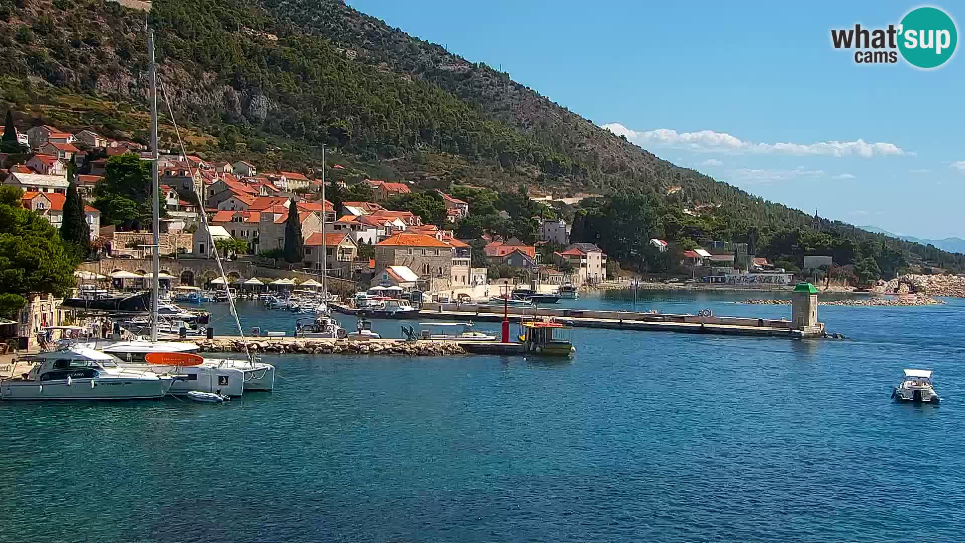 Webcam Bol Hafen & Ortszentrum – Liveblick aus Bol auf der Insel Brač