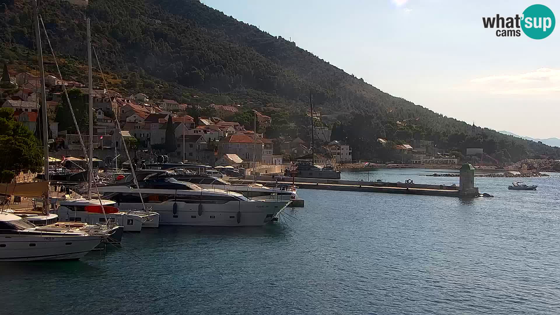 Webcam Bol Town Center & Marina – Live View from Bol, Brač