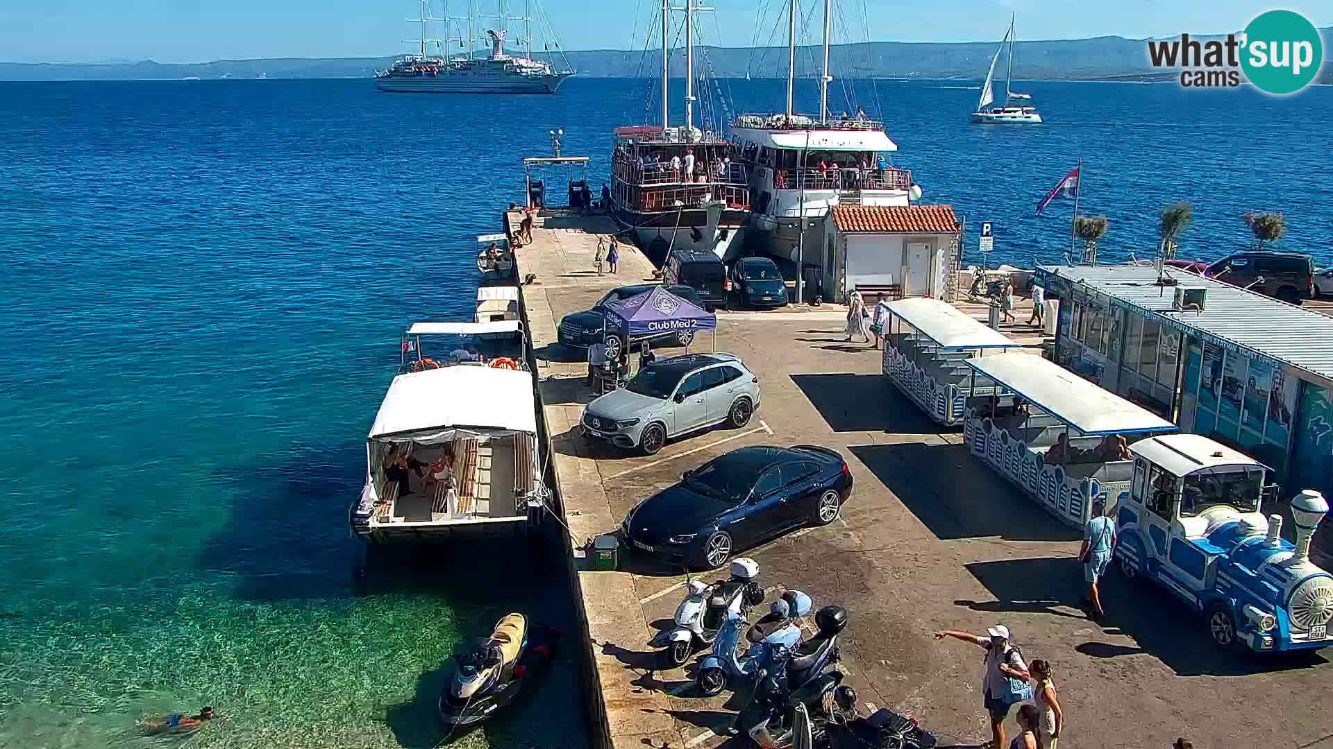 Webcam Bol Hafen & Ortszentrum – Liveblick aus Bol auf der Insel Brač