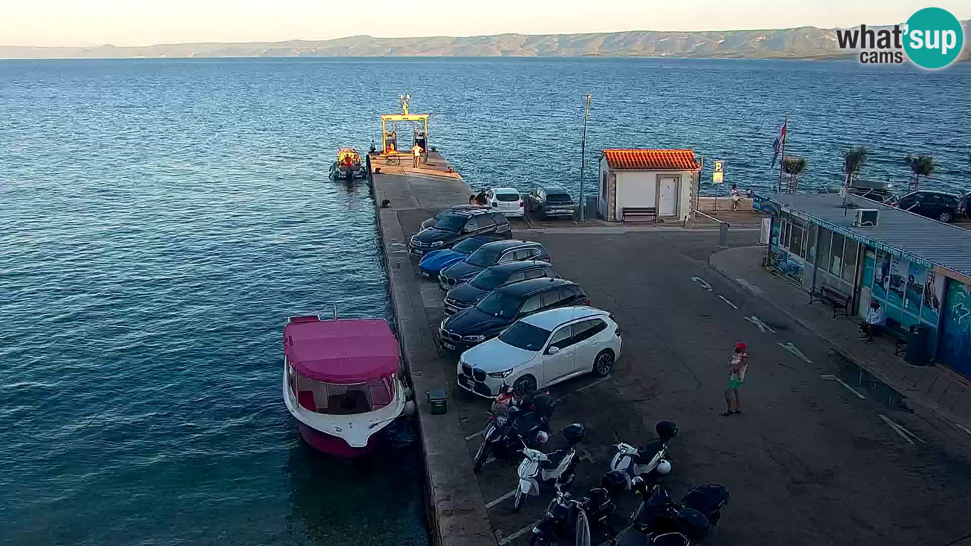 Webcam Bol Hafen & Ortszentrum – Liveblick aus Bol auf der Insel Brač