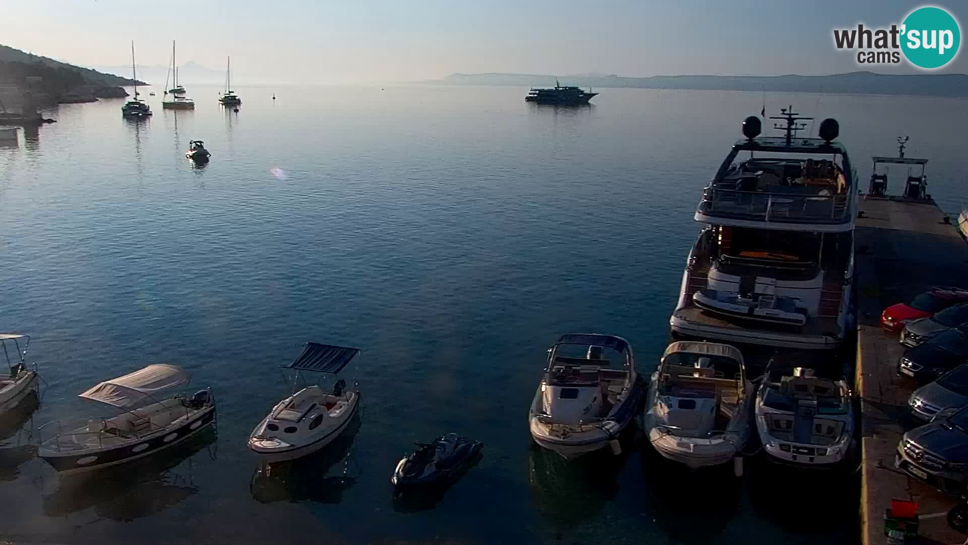 Webcam Bol Hafen & Ortszentrum – Liveblick aus Bol auf der Insel Brač