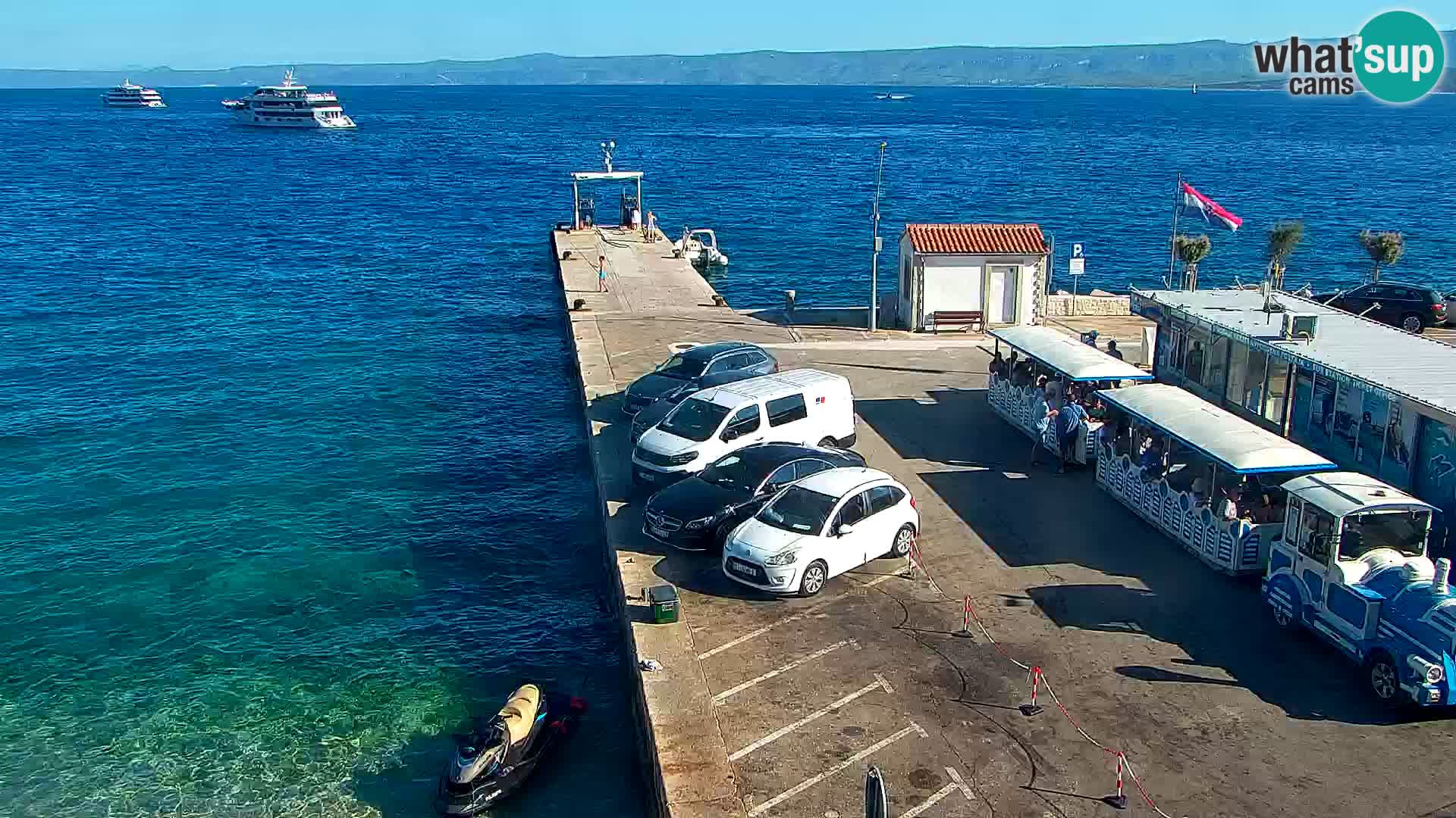 Webcam Bol Centro e Marina – Vista live dal porto di Bol