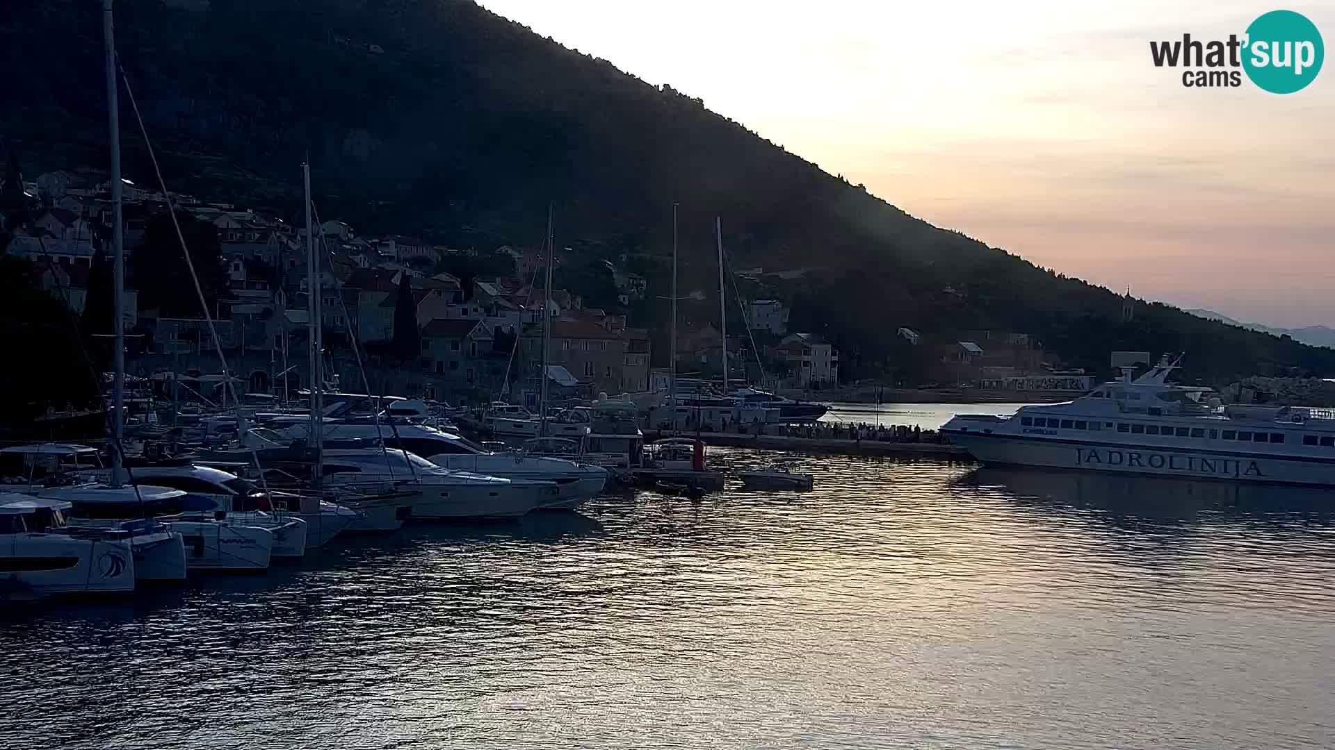 Webcam Bol Hafen & Ortszentrum – Liveblick aus Bol auf der Insel Brač