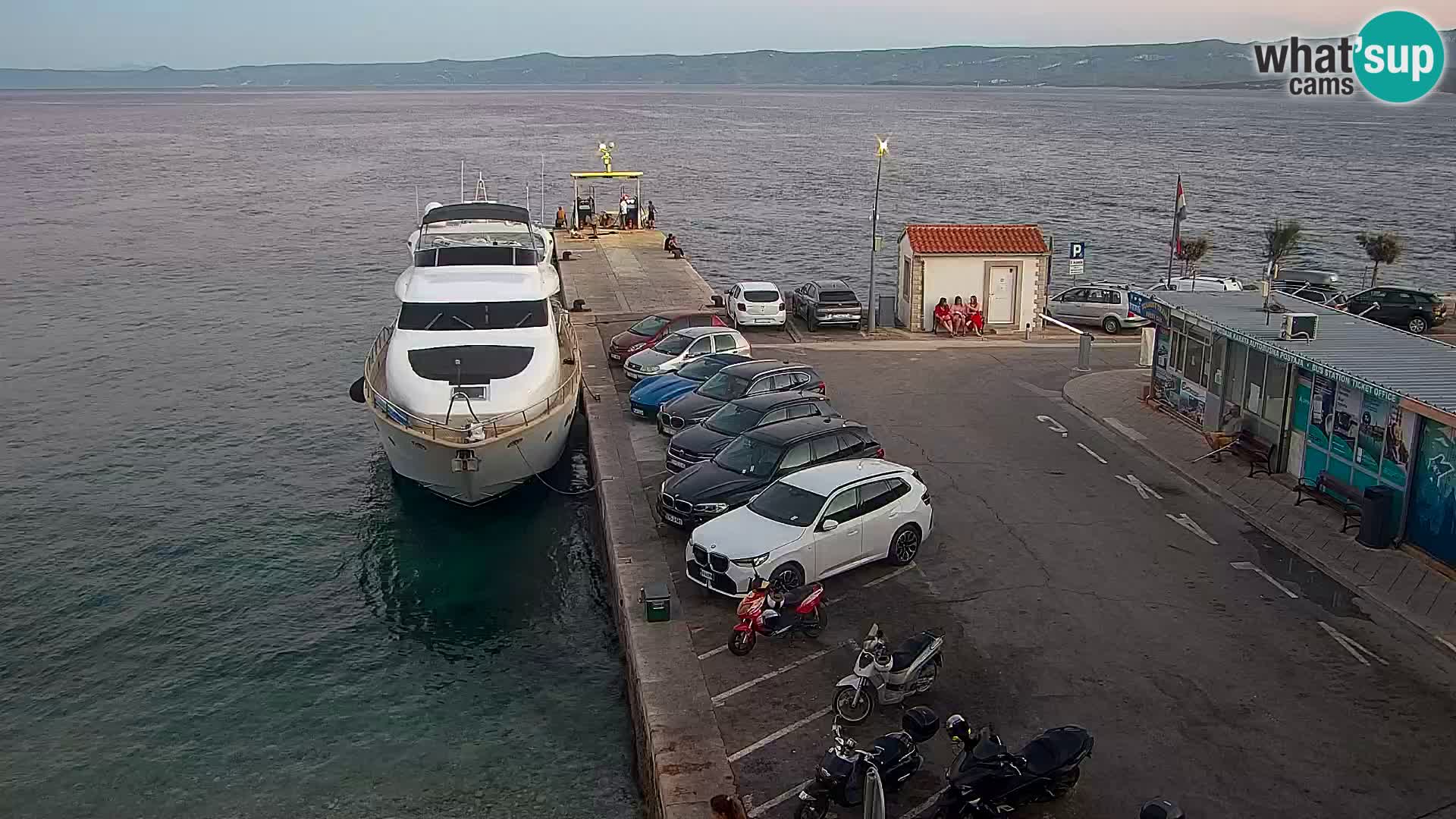 Webcam Bol Hafen & Ortszentrum – Liveblick aus Bol auf der Insel Brač