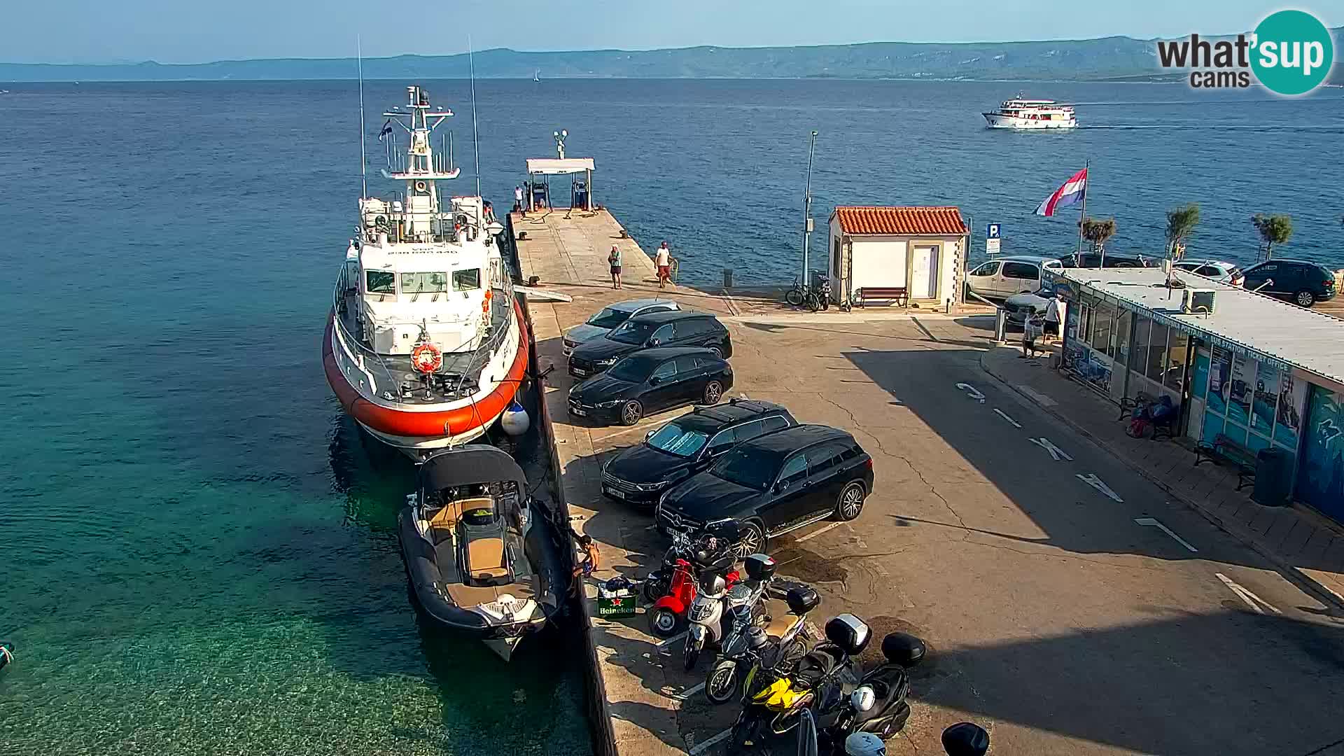 Webcam Bol Centro e Marina – Vista live dal porto di Bol