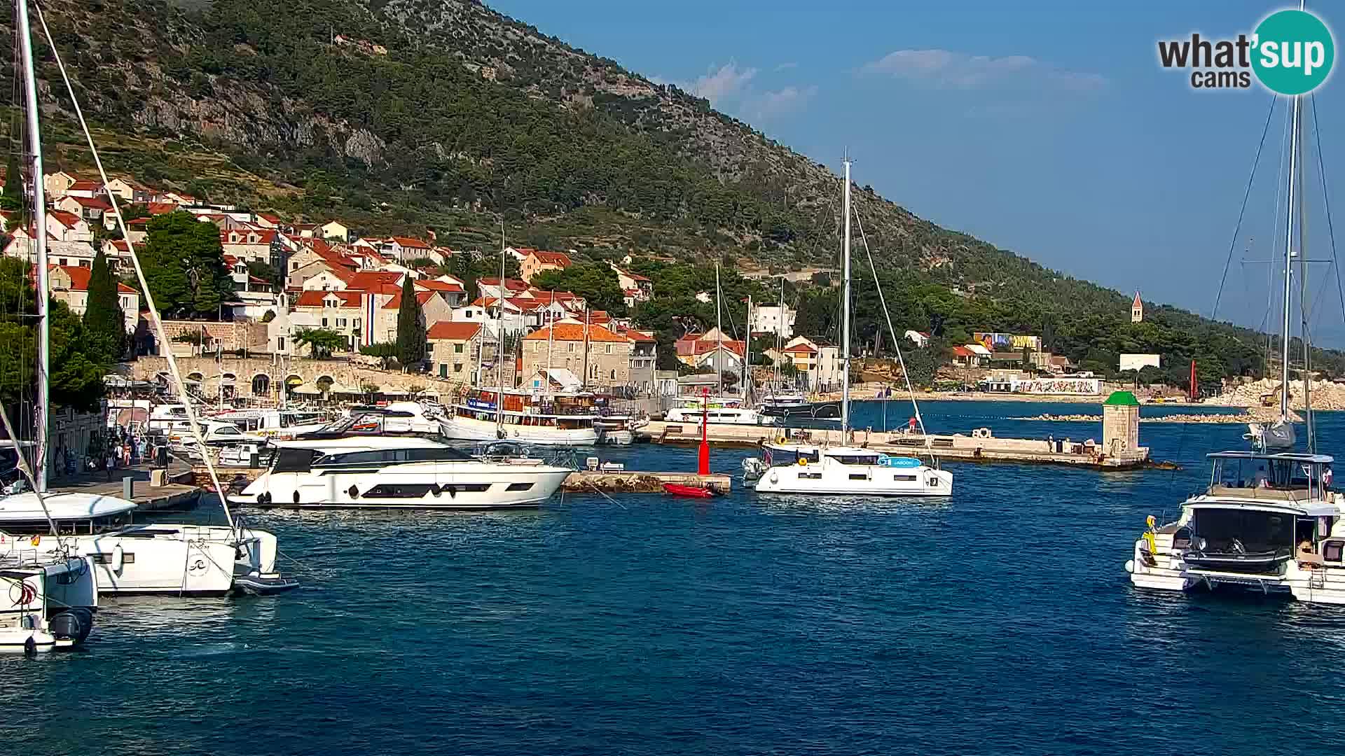 Webcam Bol Centro e Marina – Vista live dal porto di Bol
