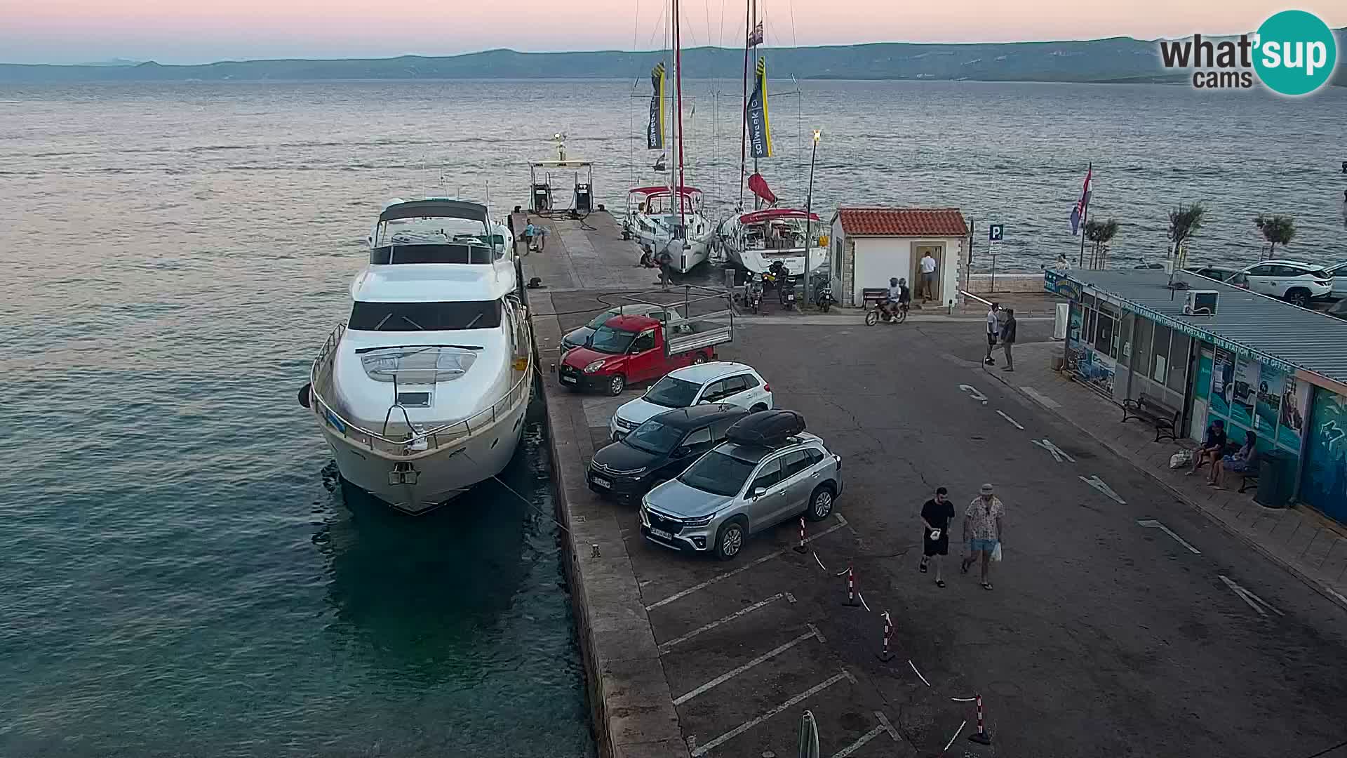 Webcam Bol Town Center & Marina – Live View from Bol, Brač