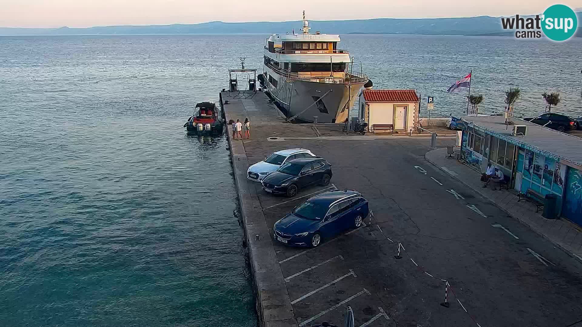 Webcam Bol Hafen & Ortszentrum – Liveblick aus Bol auf der Insel Brač