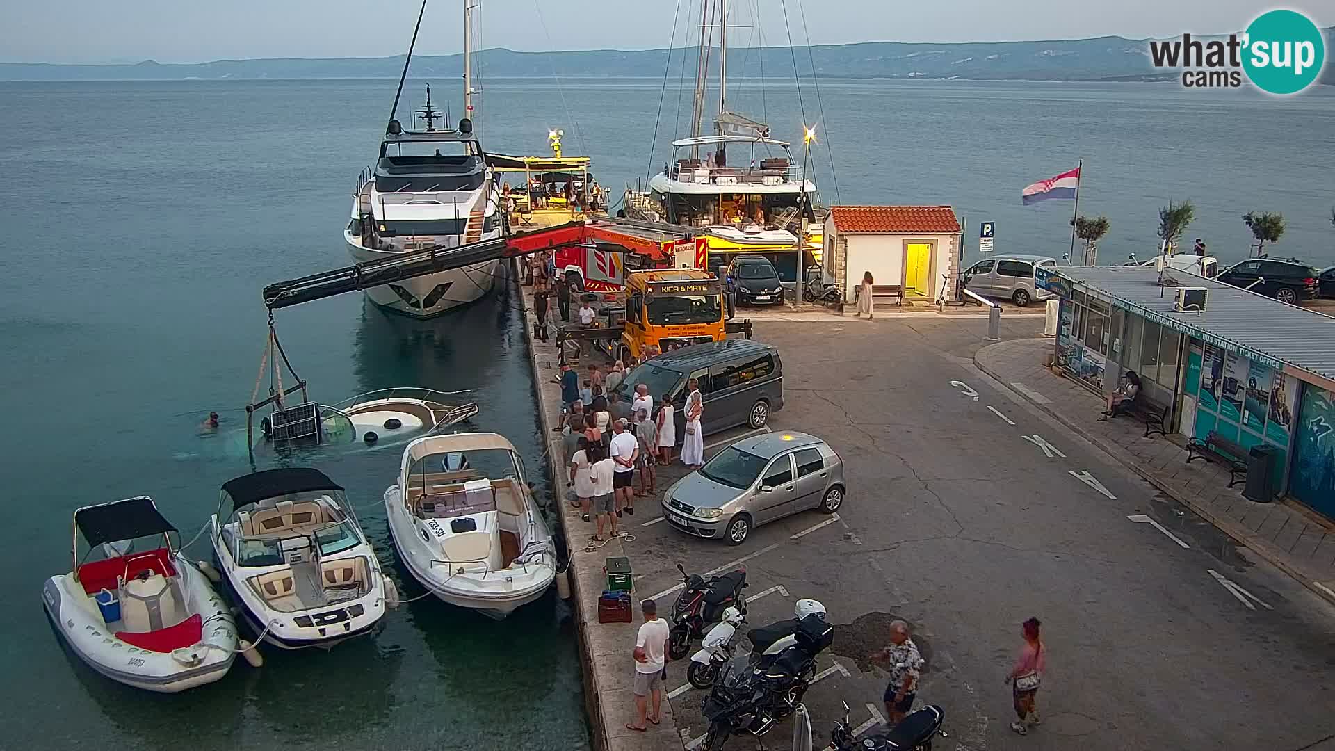 Webcam Bol Town Center & Marina – Live View from Bol, Brač