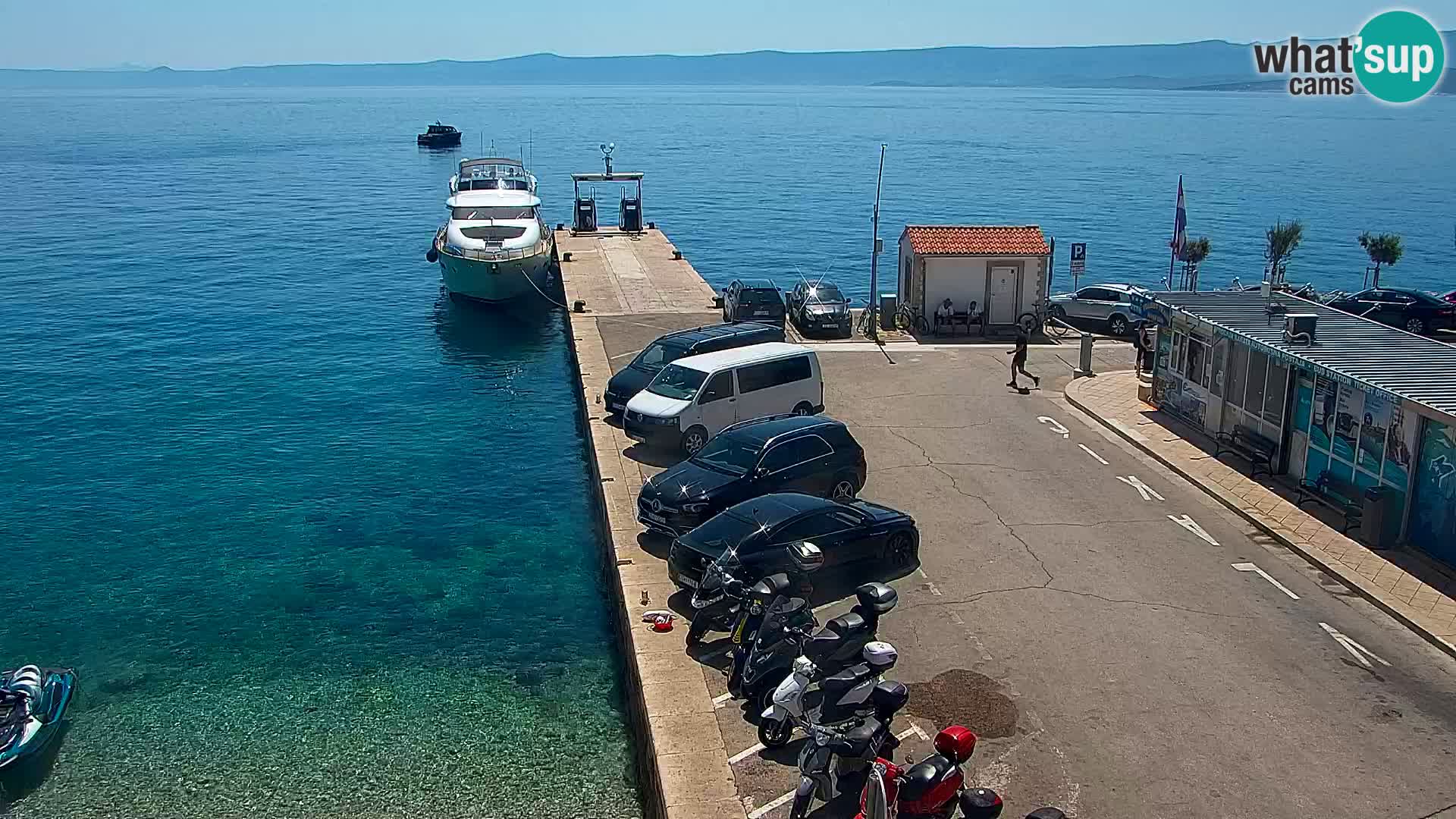 Webcam Bol Centro e Marina – Vista live dal porto di Bol