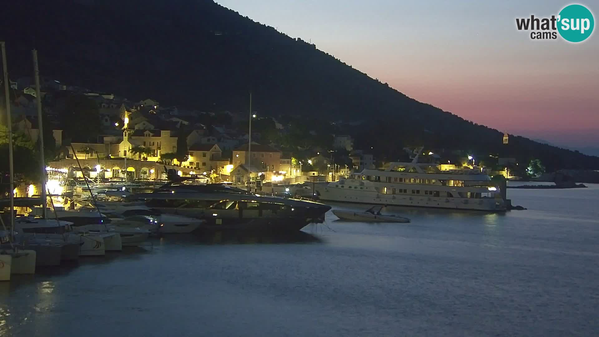 Webcam Bol Centre-Ville & Marina – Vue en direct depuis Bol, île de Brač