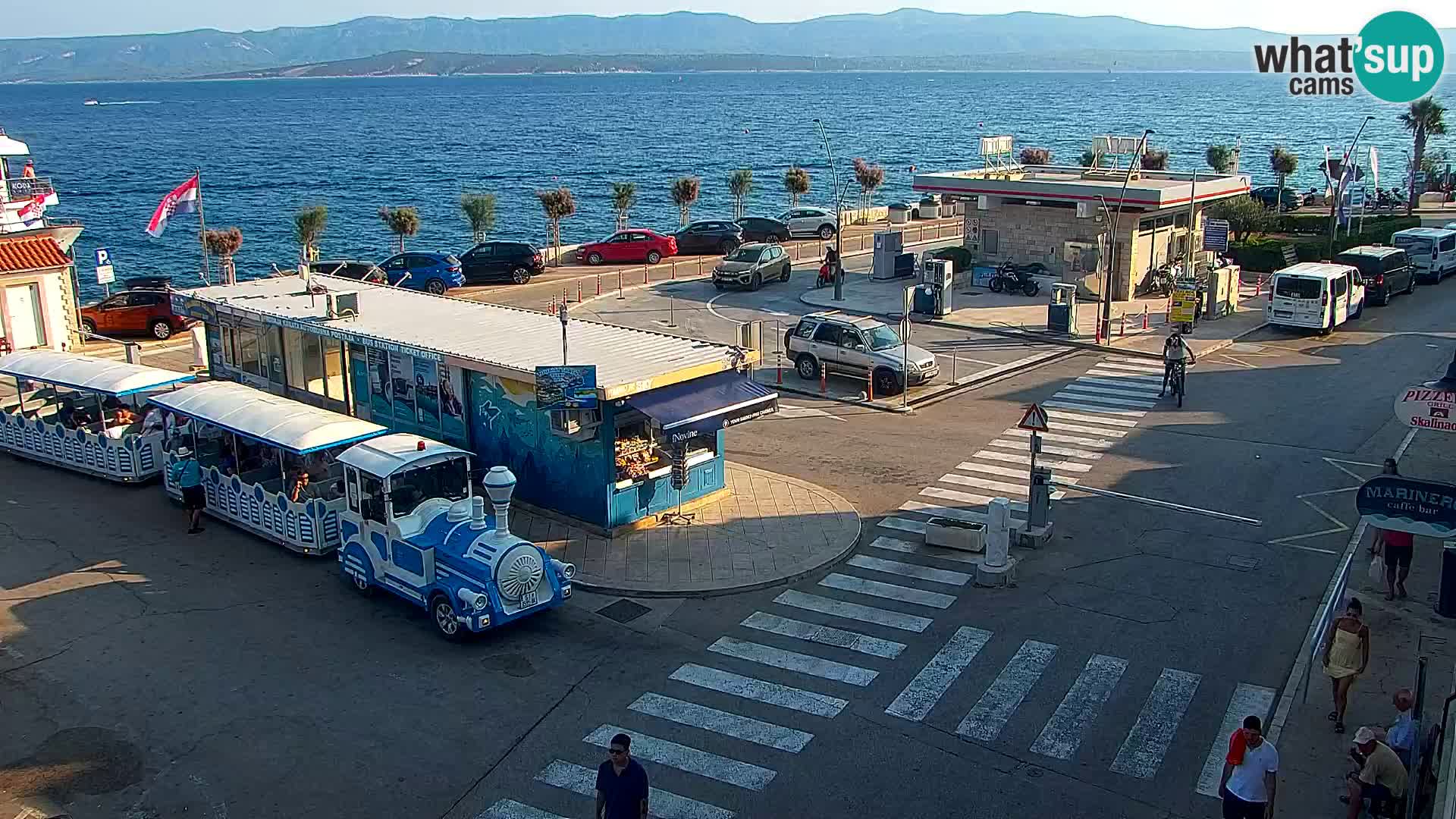 Web kamera Bol – Centar mjesta i marina | Pogled uživo
