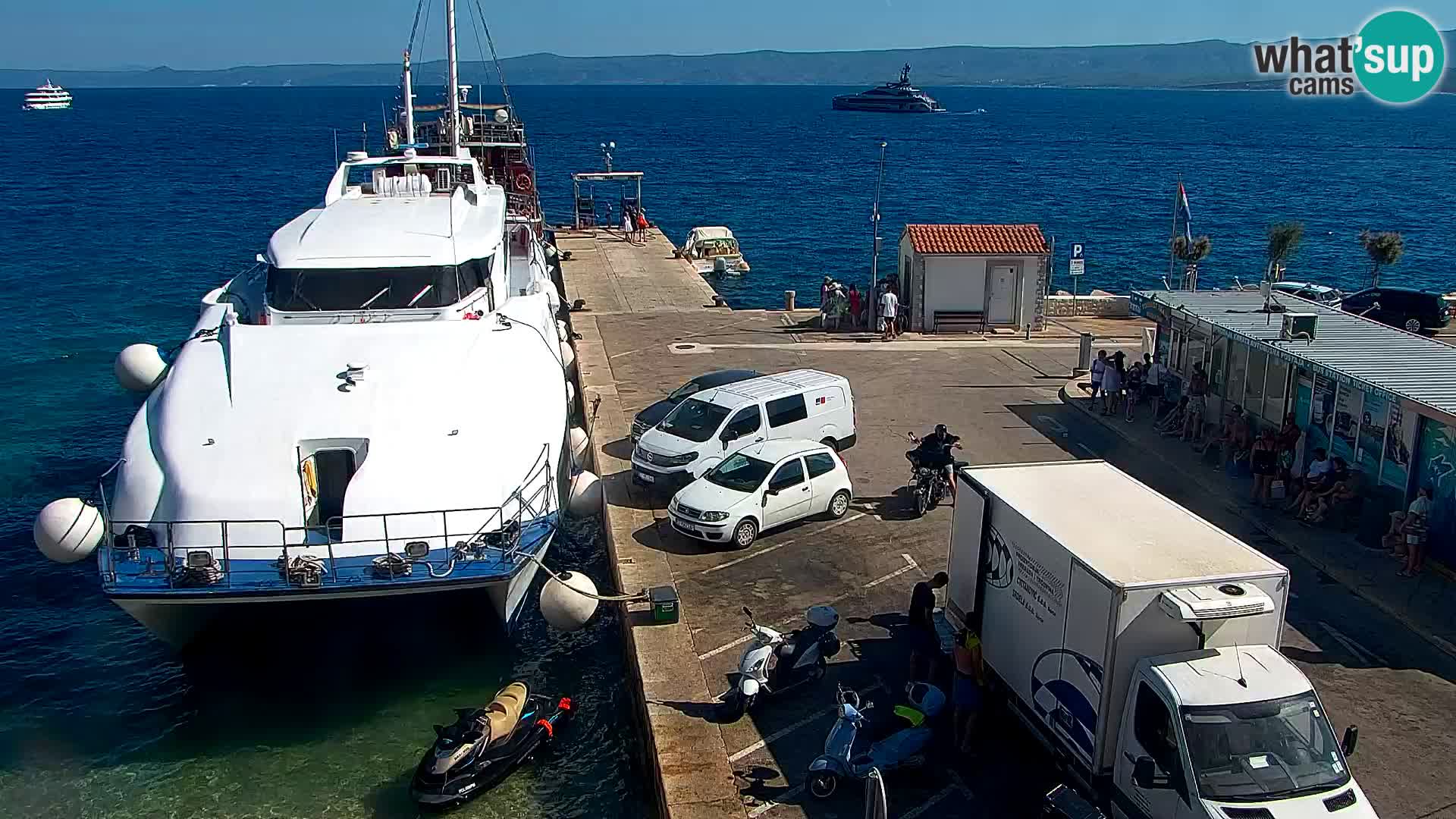 Webcam Bol Hafen & Ortszentrum – Liveblick aus Bol auf der Insel Brač