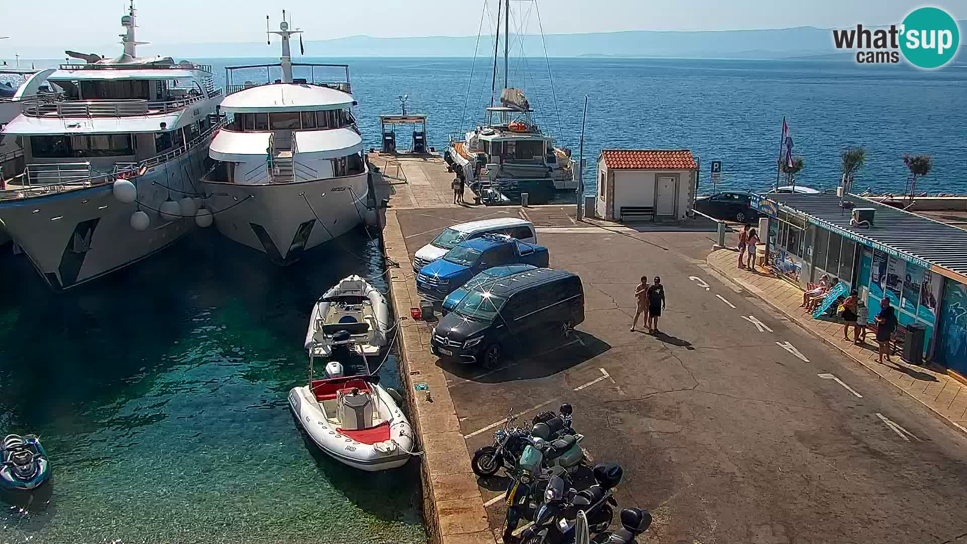 Webcam Bol Hafen & Ortszentrum – Liveblick aus Bol auf der Insel Brač