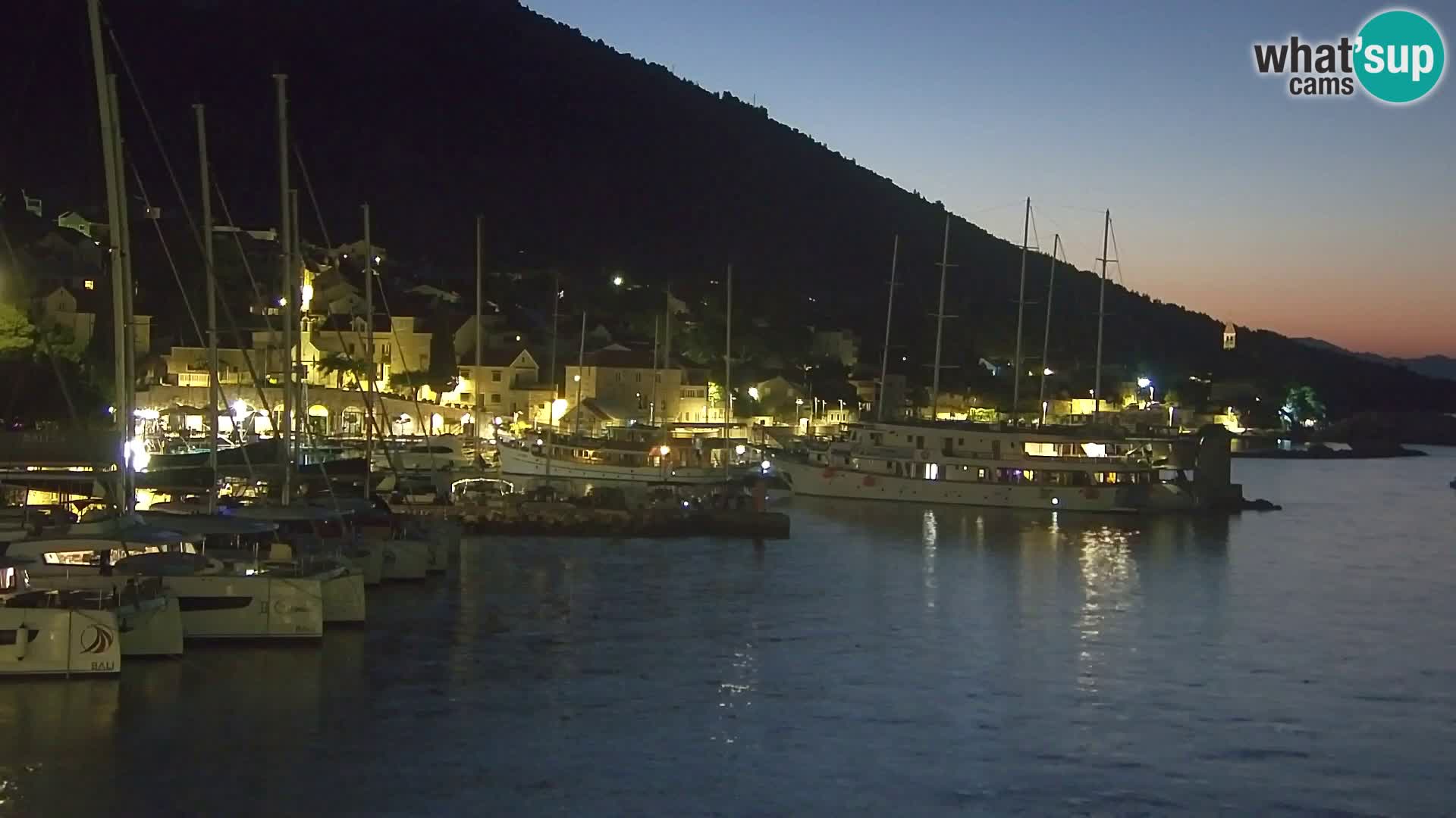 Webcam Bol Hafen & Ortszentrum – Liveblick aus Bol auf der Insel Brač