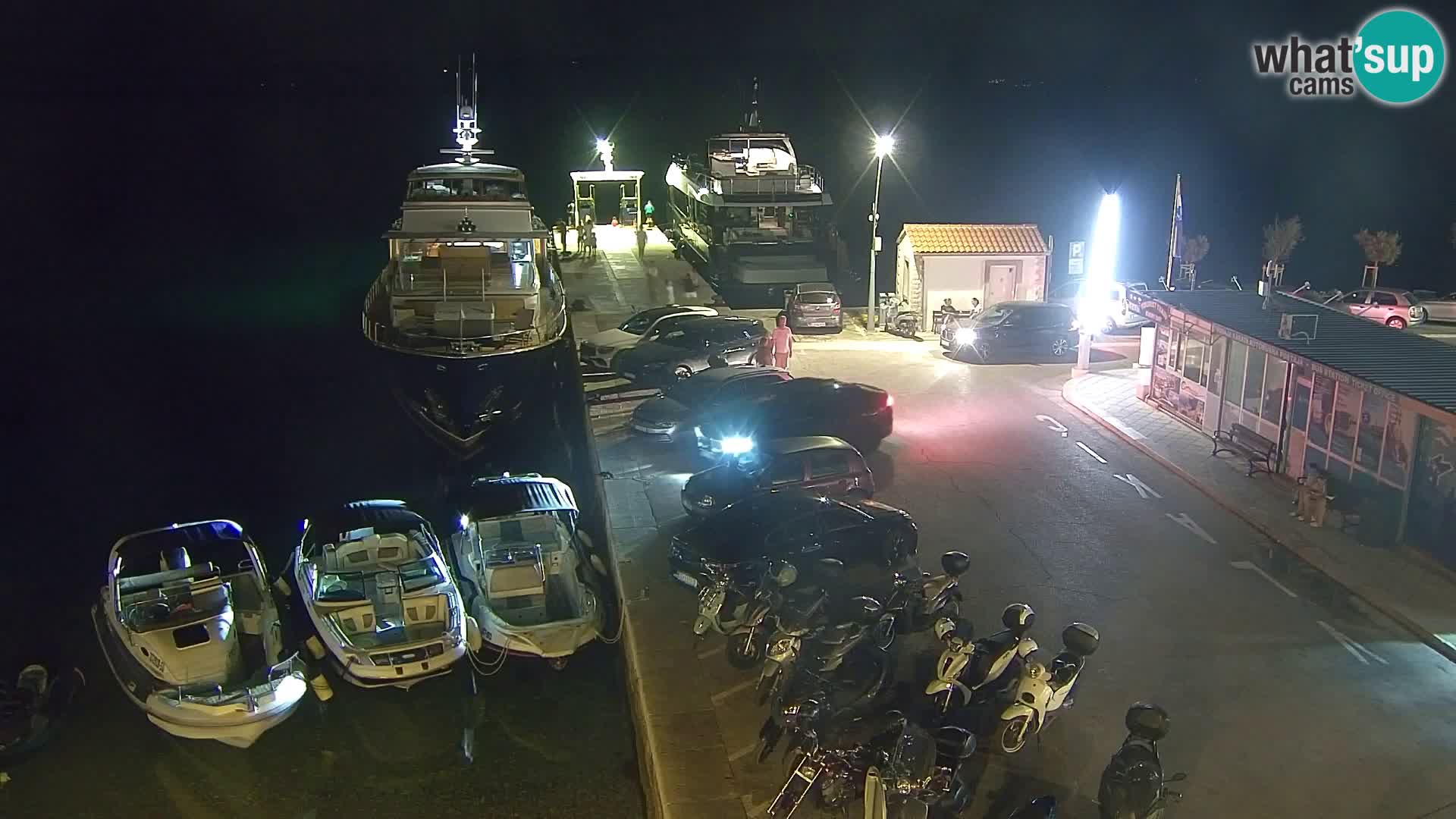 Webcam Bol Hafen & Ortszentrum – Liveblick aus Bol auf der Insel Brač