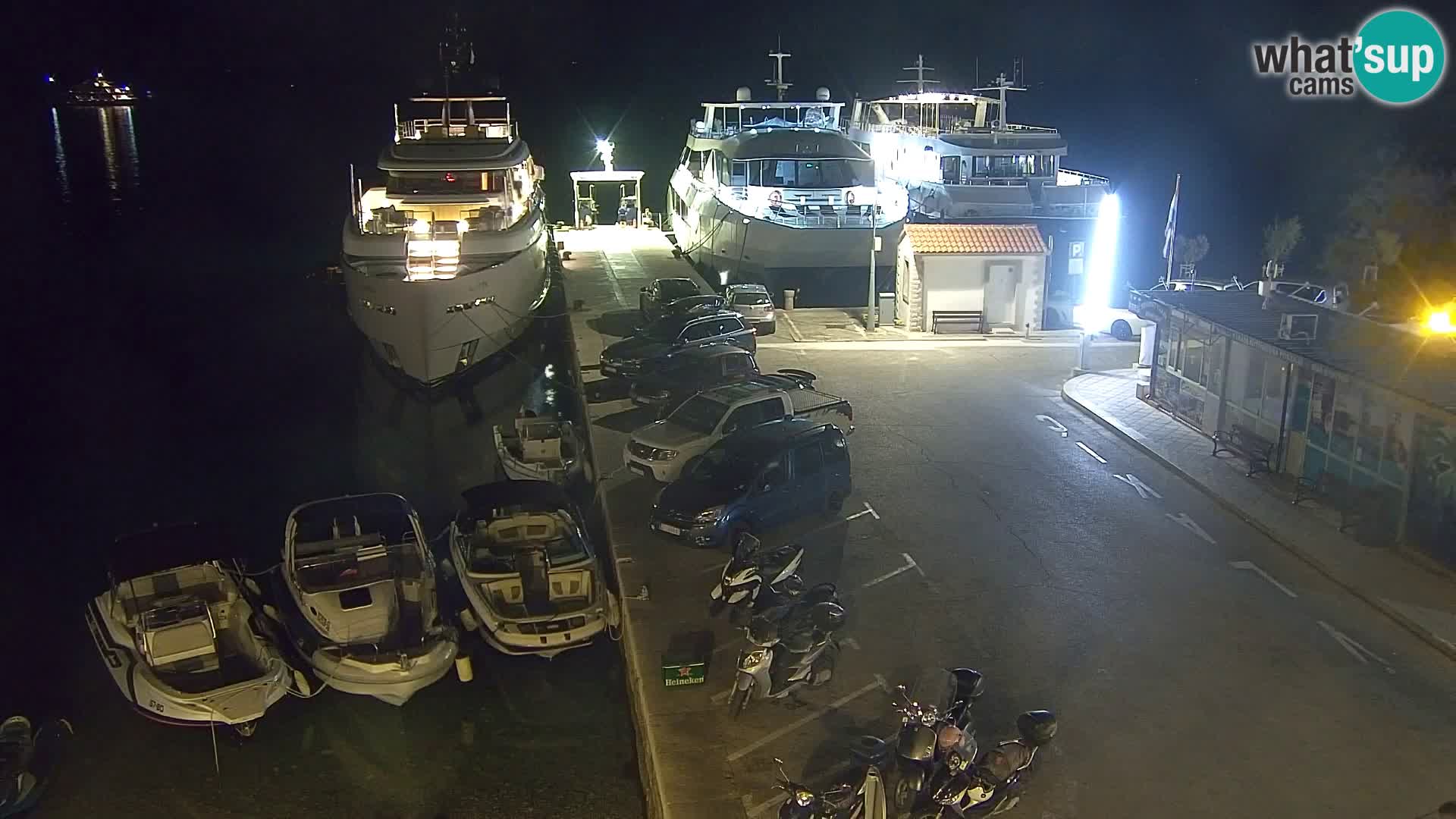 Webcam Bol Centro e Marina – Vista live dal porto di Bol