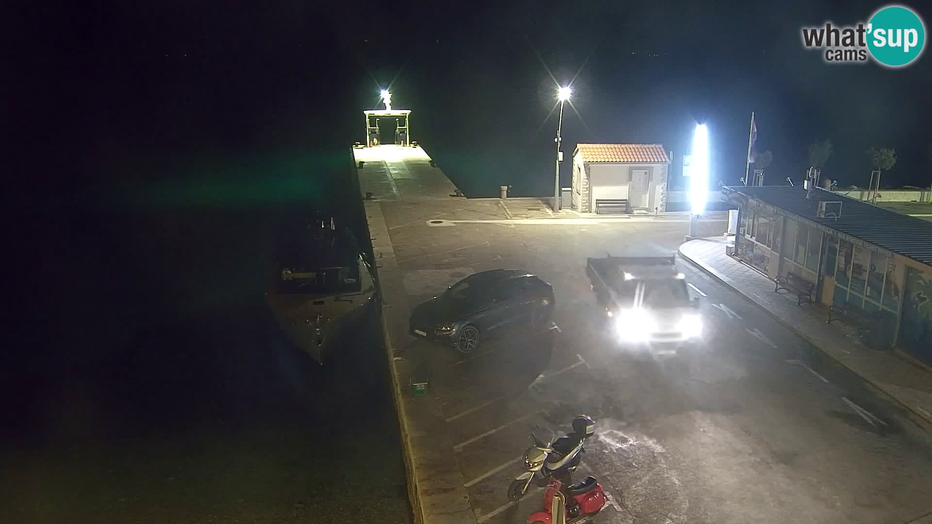 Webcam Bol Centro e Marina – Vista live dal porto di Bol